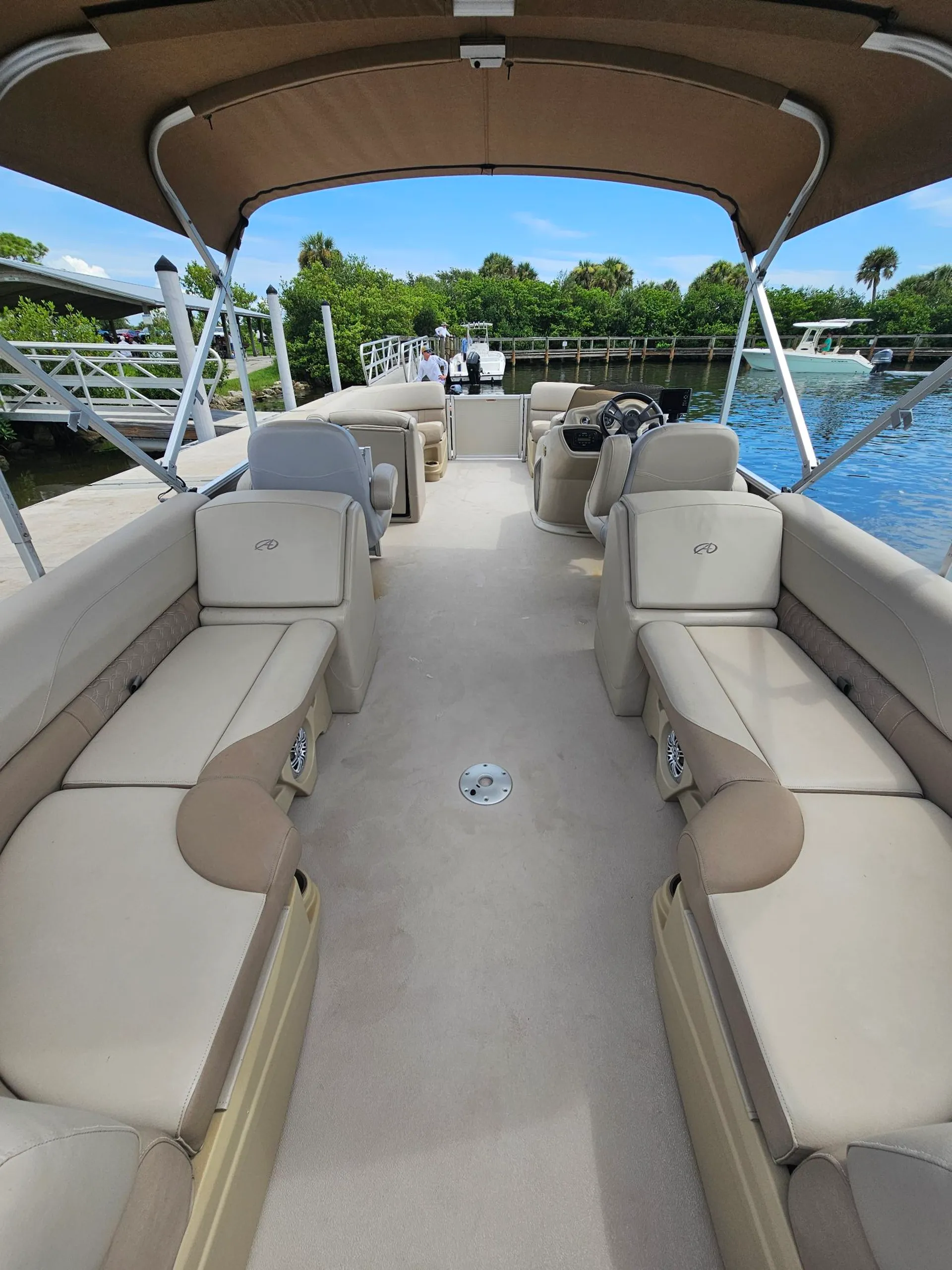 AVALON PONTOONS 24' LSZ QUAD LOUNGER in Merritt Island, FL — photo 4