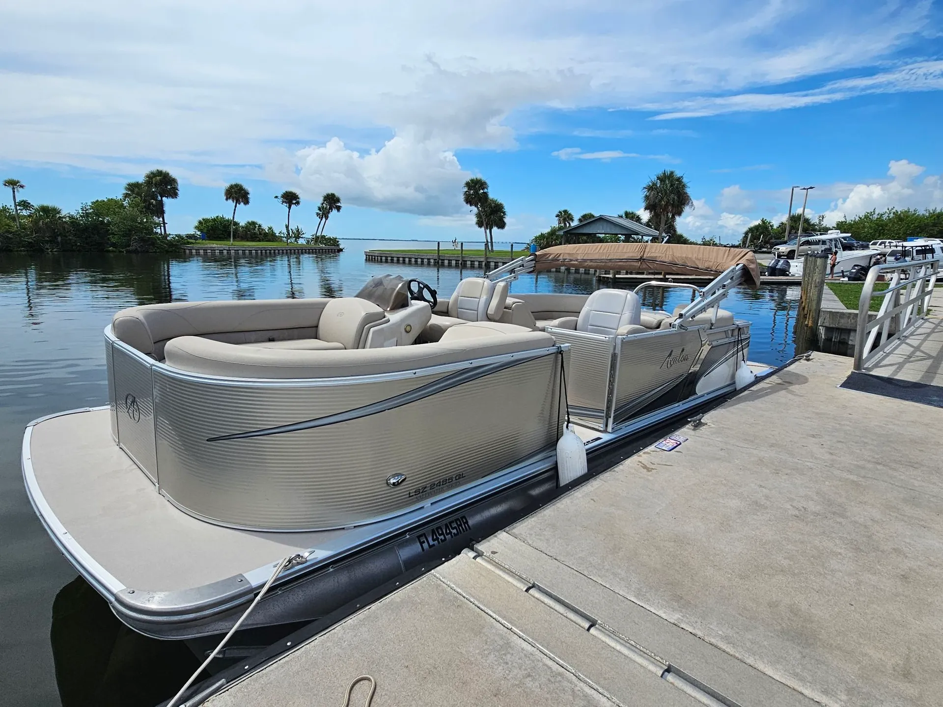 AVALON PONTOONS 24' LSZ QUAD LOUNGER in Merritt Island, FL — photo 6