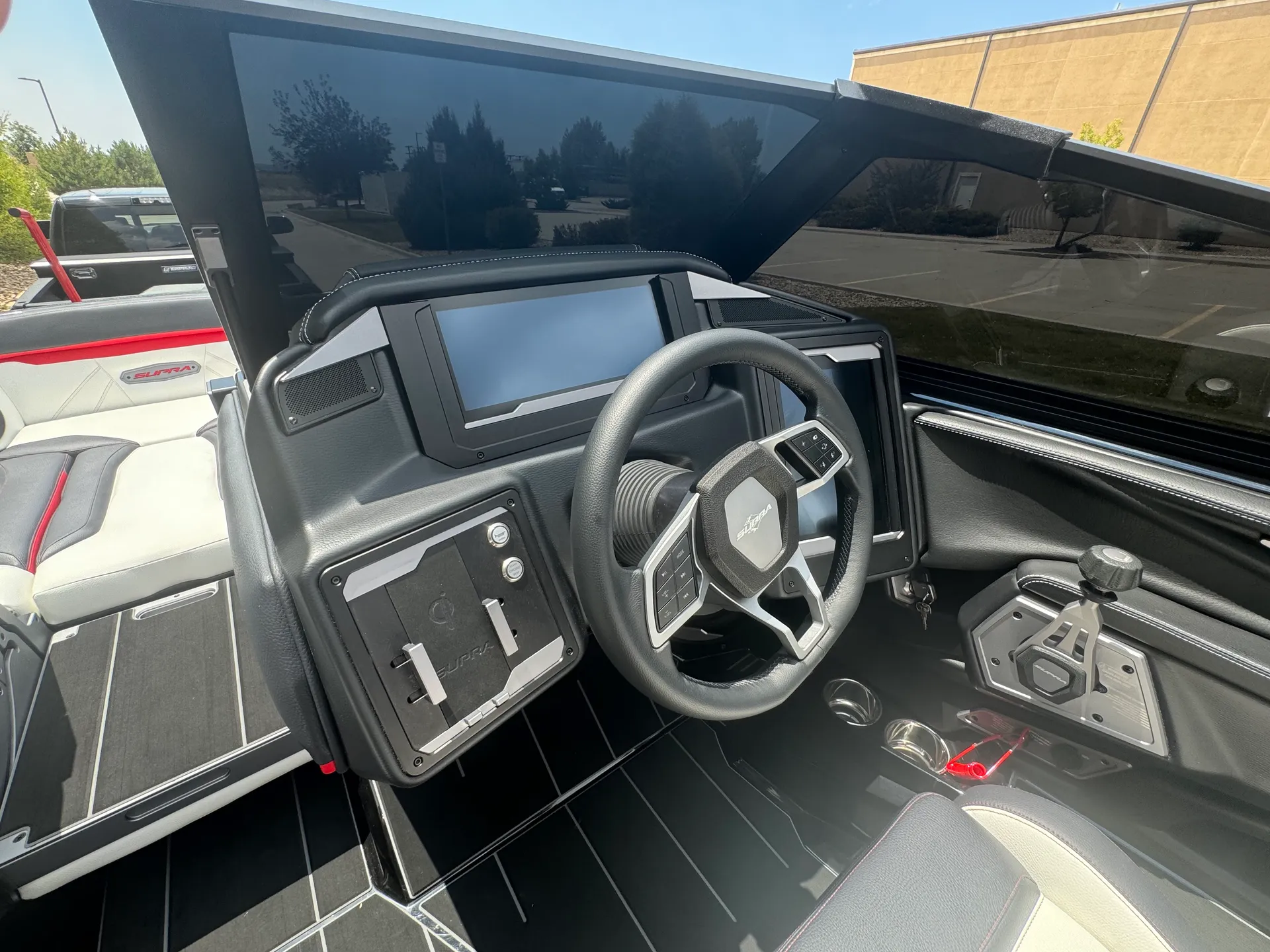 2024 Supra SL 550 Wake/Surf Boat Rental in Loveland, Colorado