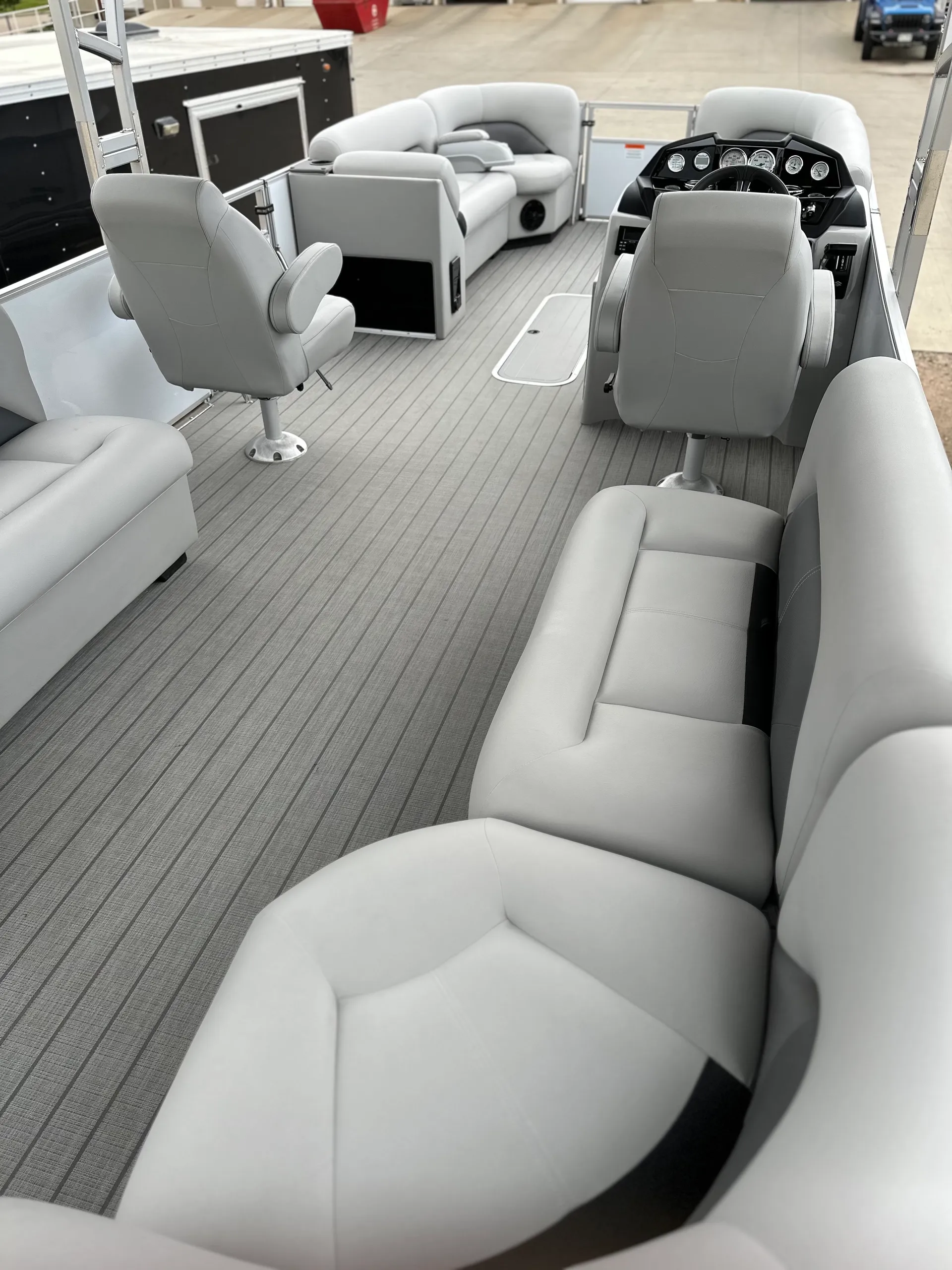 Tritoon Boat ~ 2024 Landau Island Breeze 252 Top Deck 