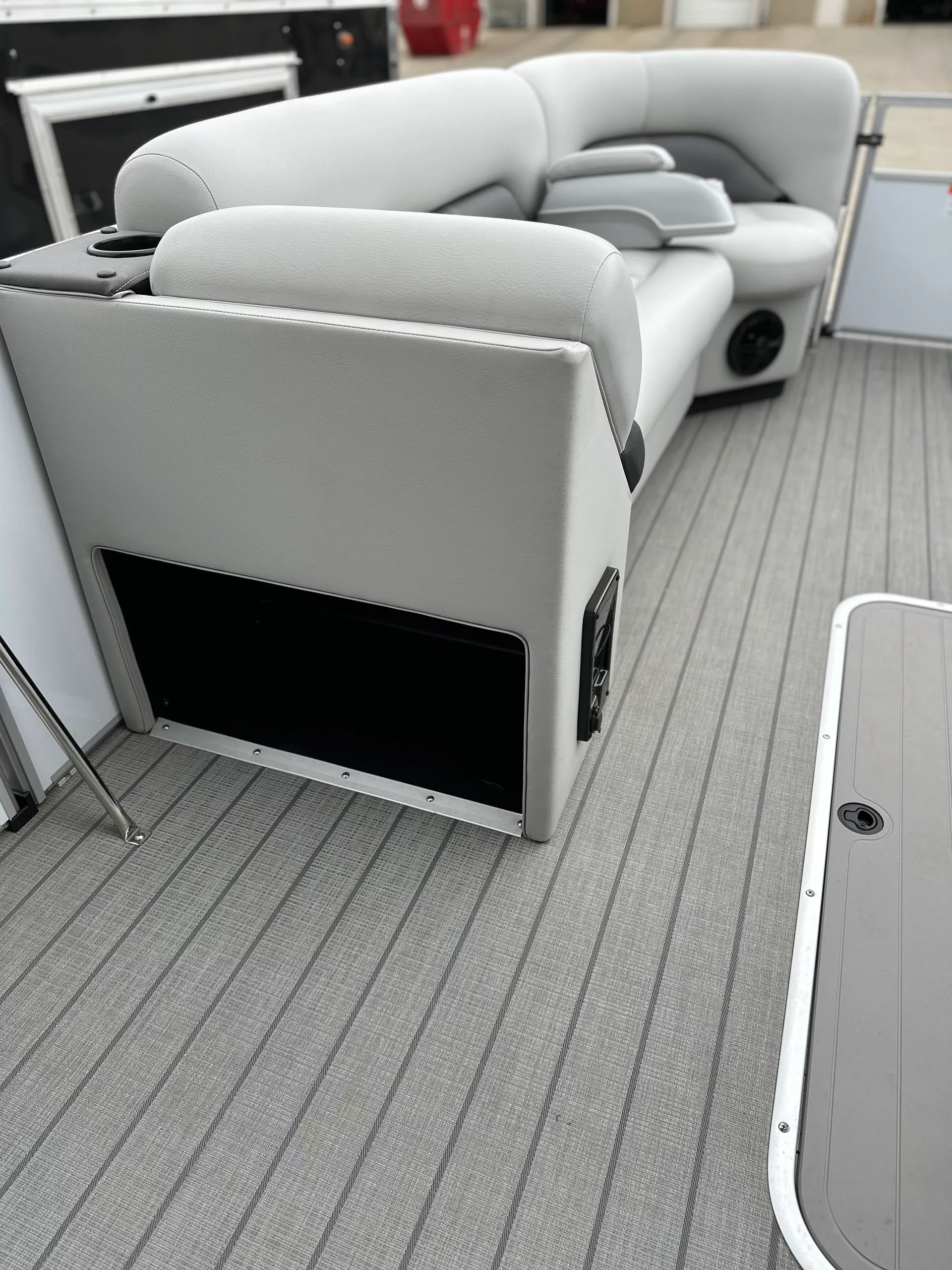 Tritoon Boat ~ 2024 Landau Island Breeze 252 Top Deck 