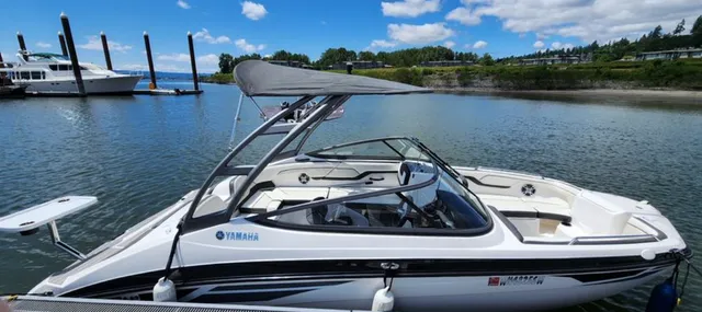 Rent a YAMAHA jet boat in Beaverton, OR near me