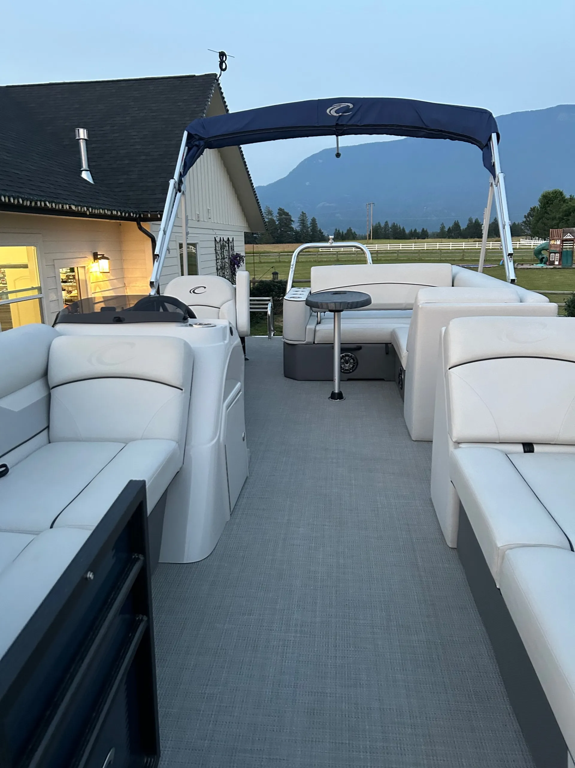 CREST PONTOONS CLASSIC LX 220 SLC in Columbia Falls, MT — photo 5