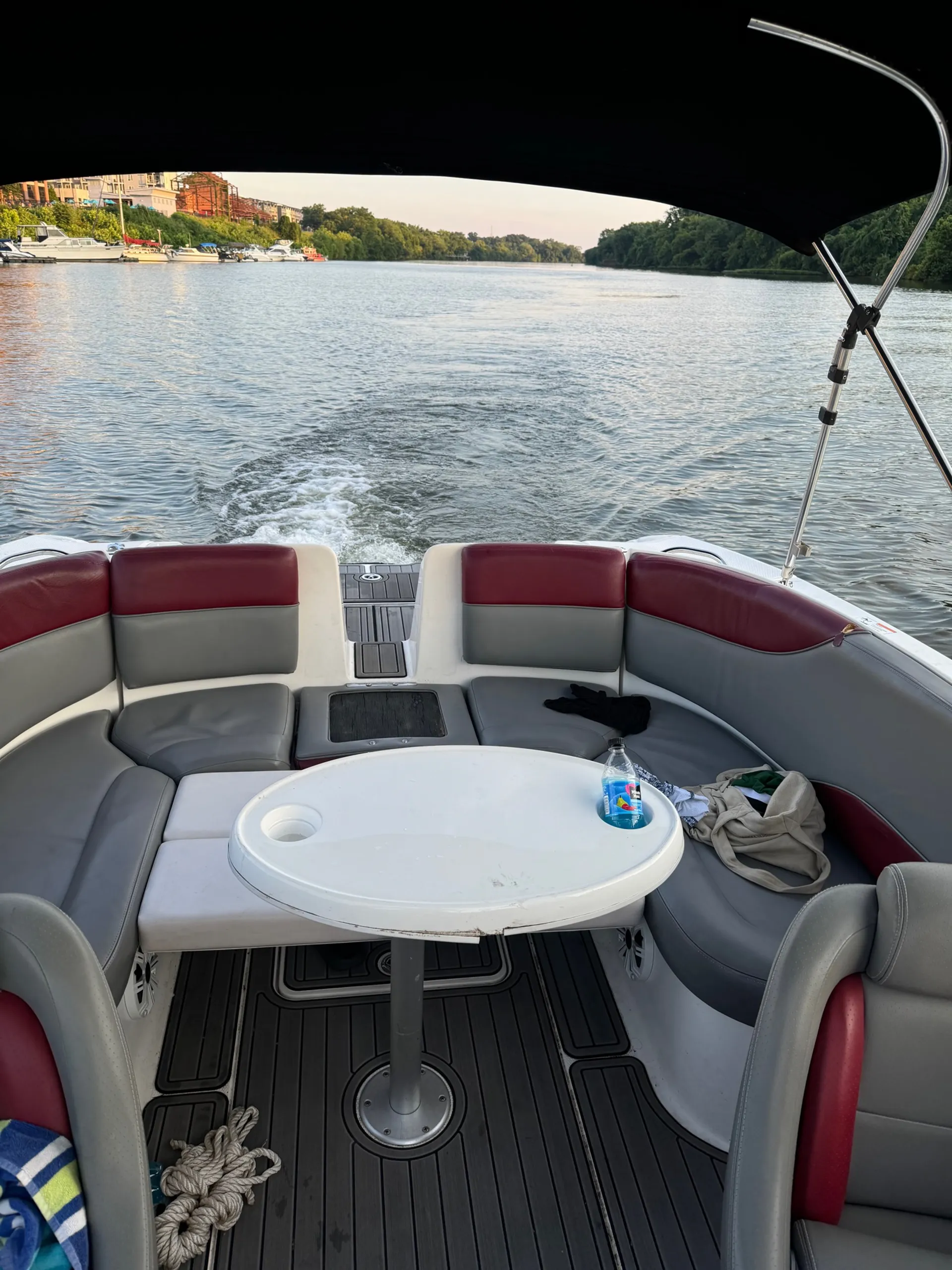 FAST TWIN ENGINE JET BOAT