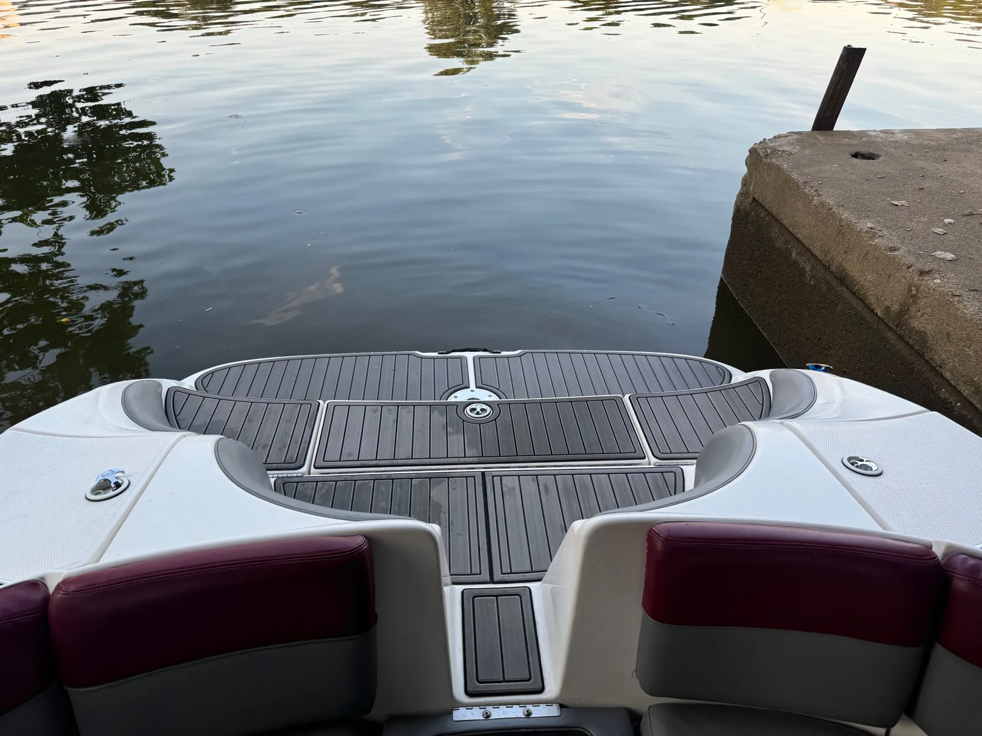 FAST TWIN ENGINE JET BOAT