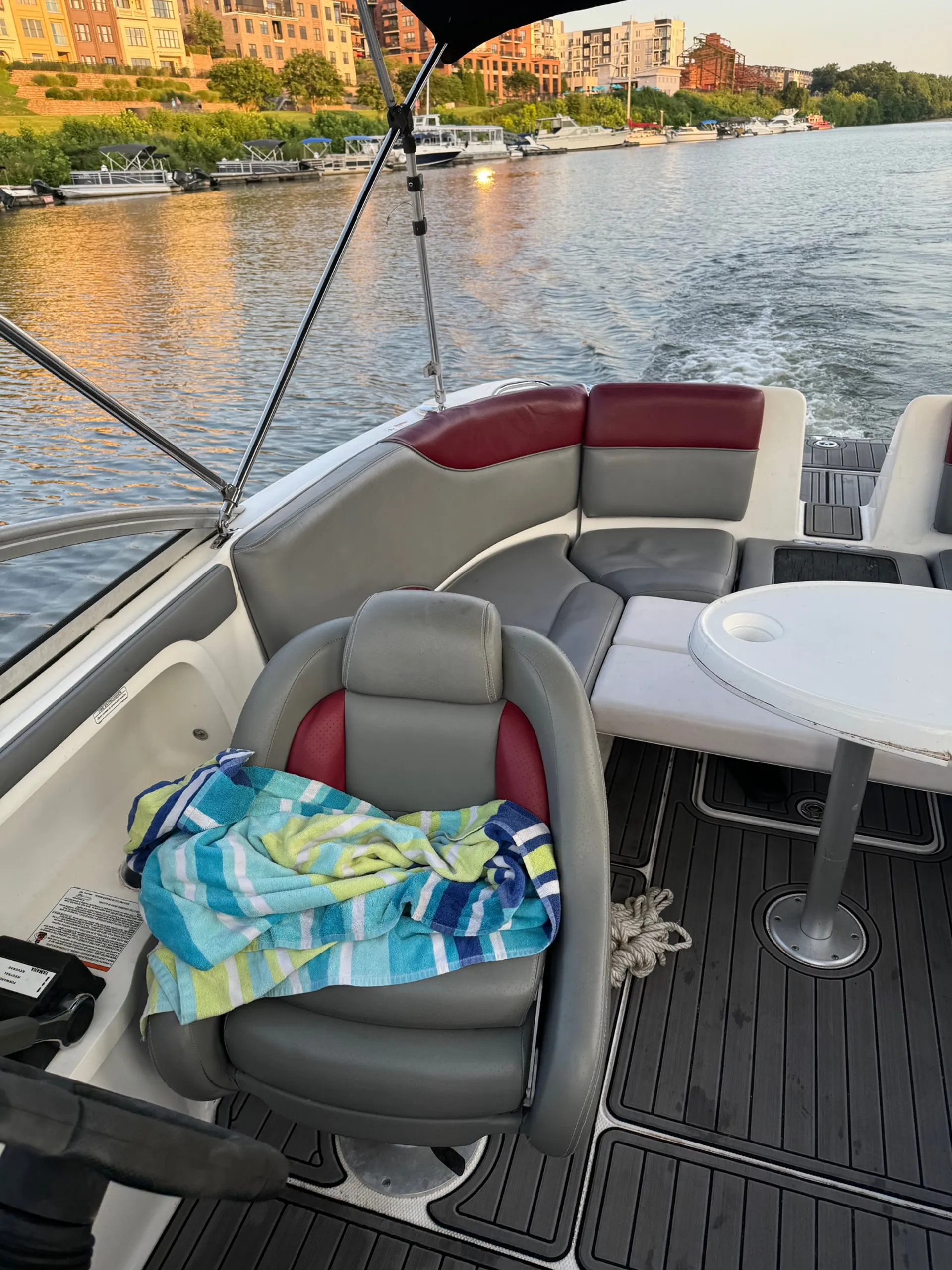 FAST TWIN ENGINE JET BOAT