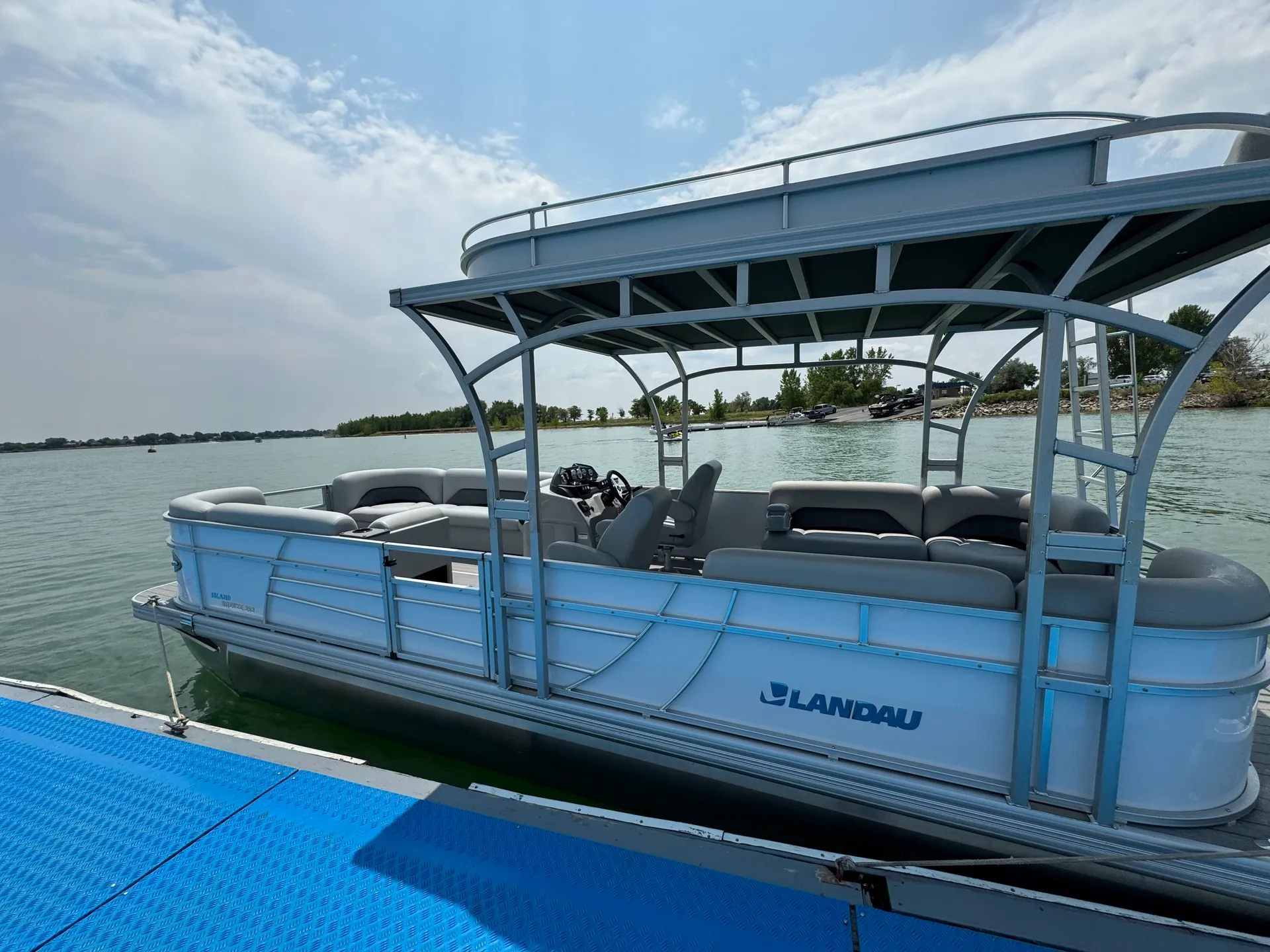Tritoon Boat ~ 2024 Landau Island Breeze 252 Top Deck 