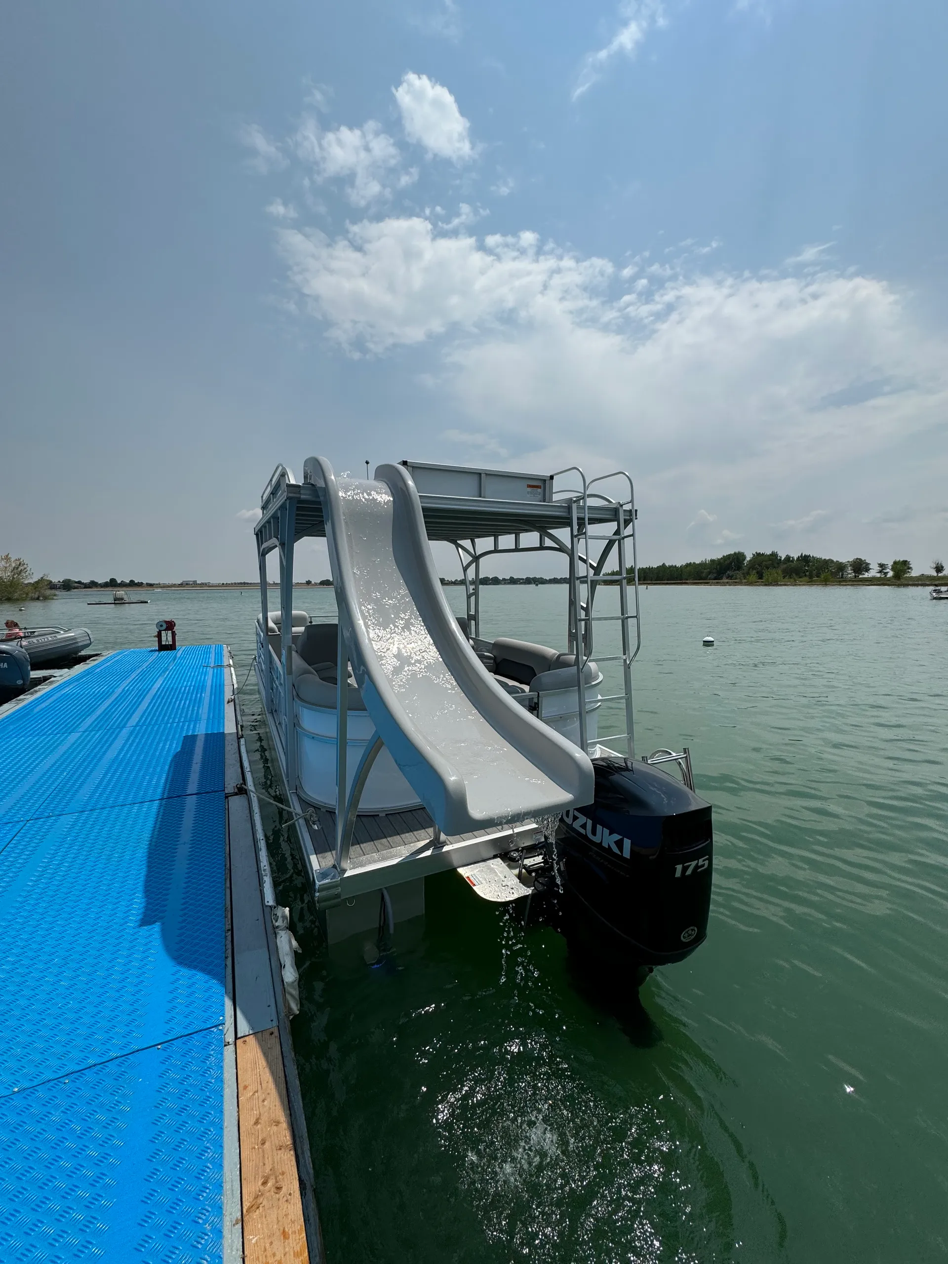 Tritoon Boat ~ 2024 Landau Island Breeze 252 Top Deck 