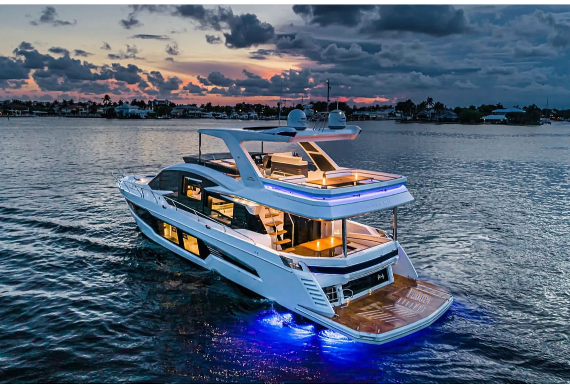 64' 2022 Galeon Fly
