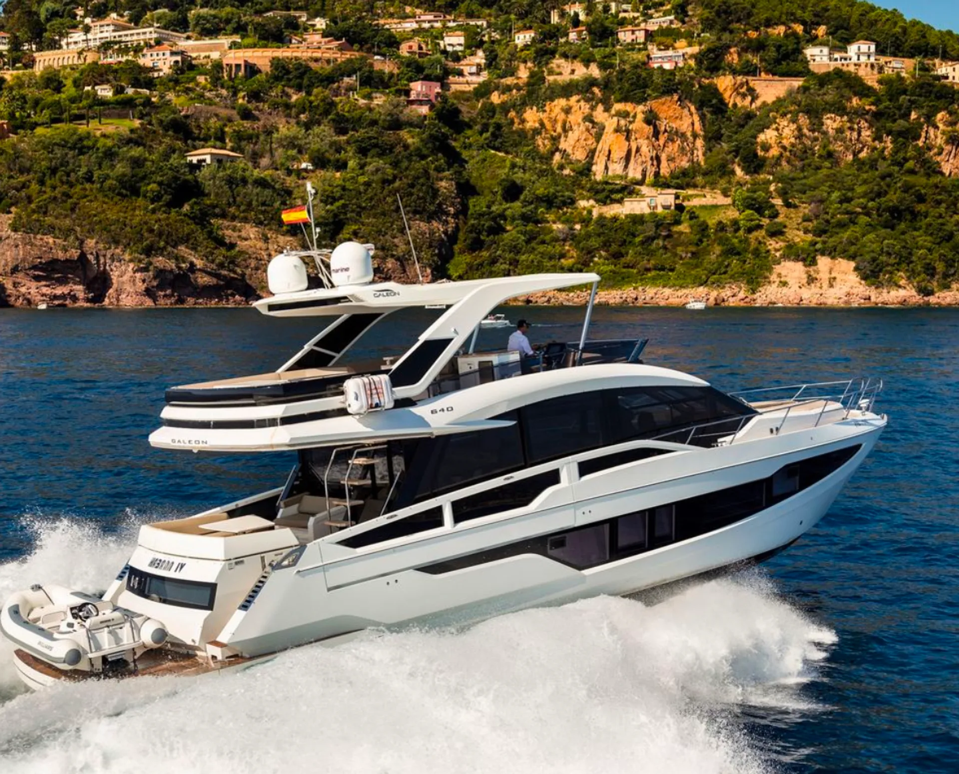 64' 2022 Galeon Fly