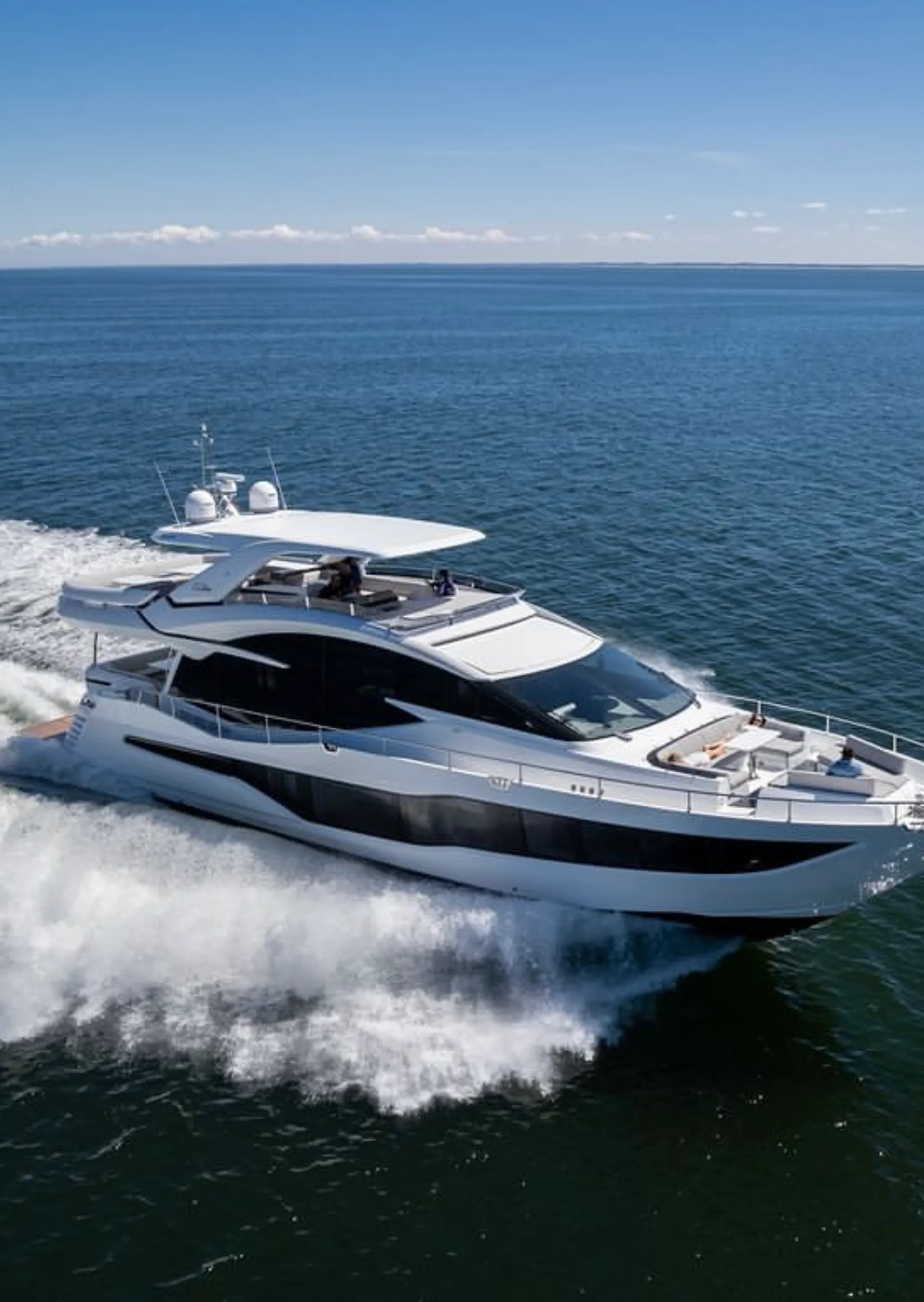 64' 2022 Galeon Fly