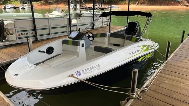 Rent a Tahoe By Tracker Marine bow rider in Lavonia, GA near me