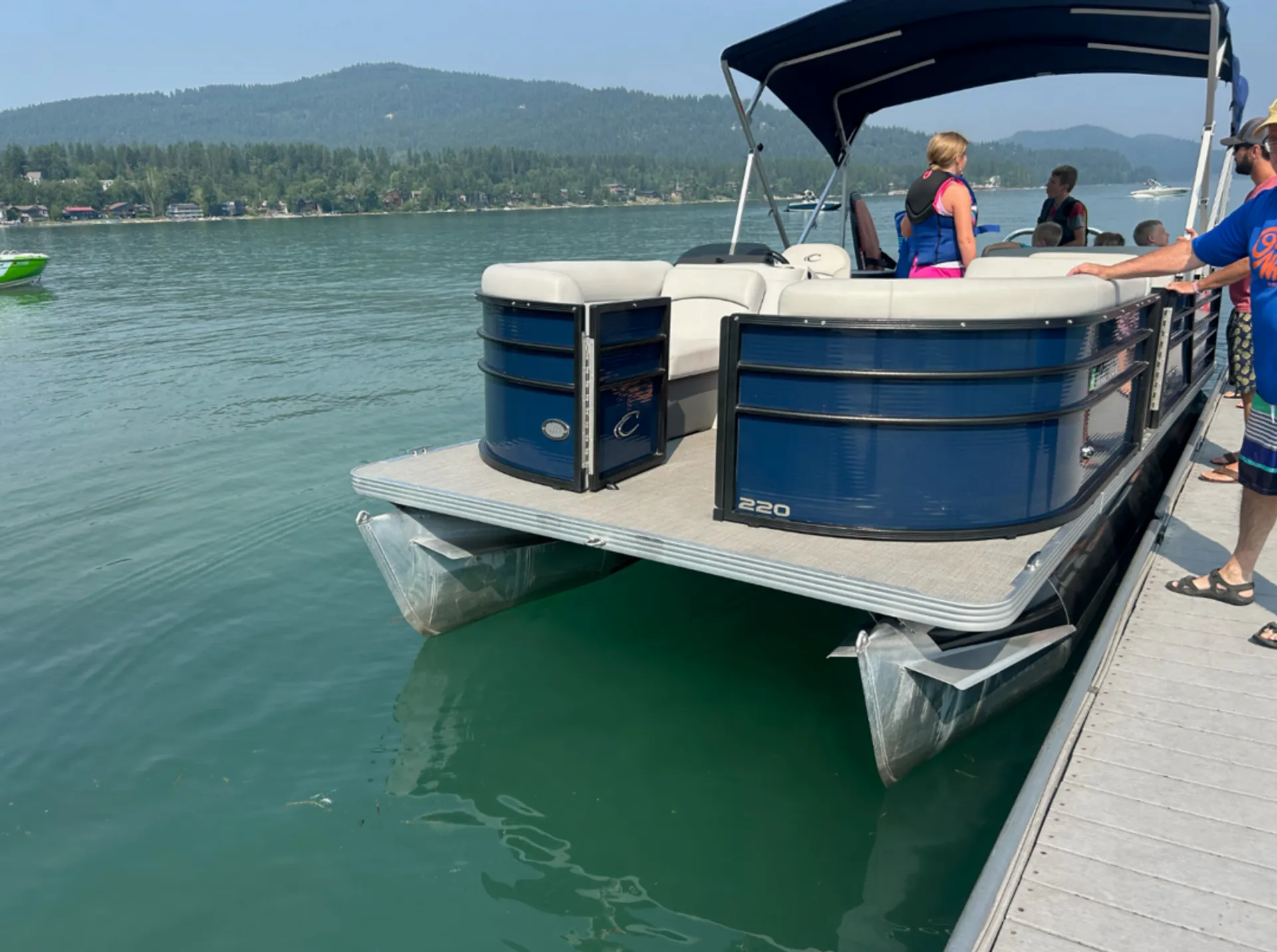 CREST PONTOONS CLASSIC LX 220 SLC in Columbia Falls, MT — photo 7