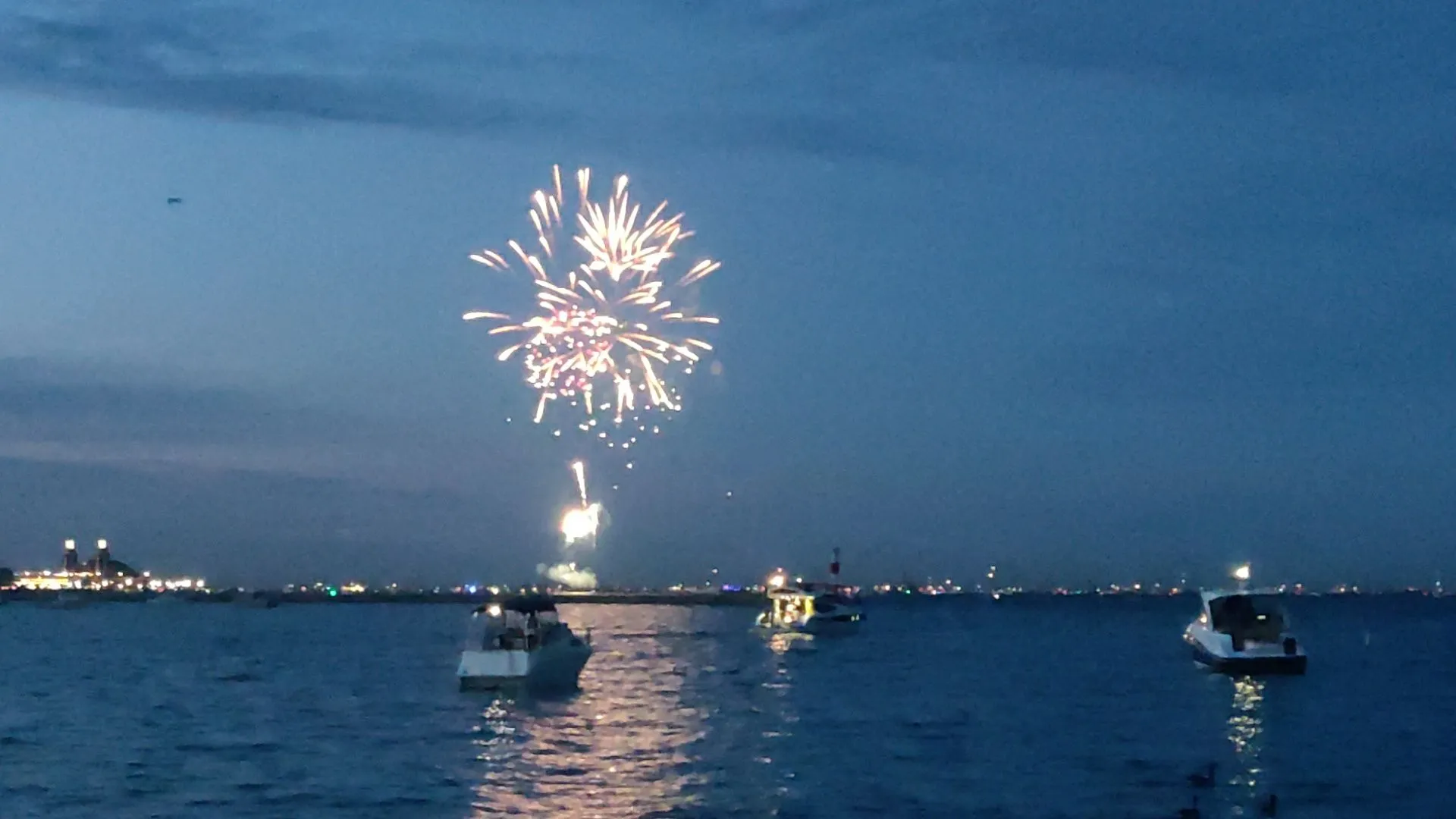 40’ Luxury Cruiser Yacht | Private Lake Michigan Experience