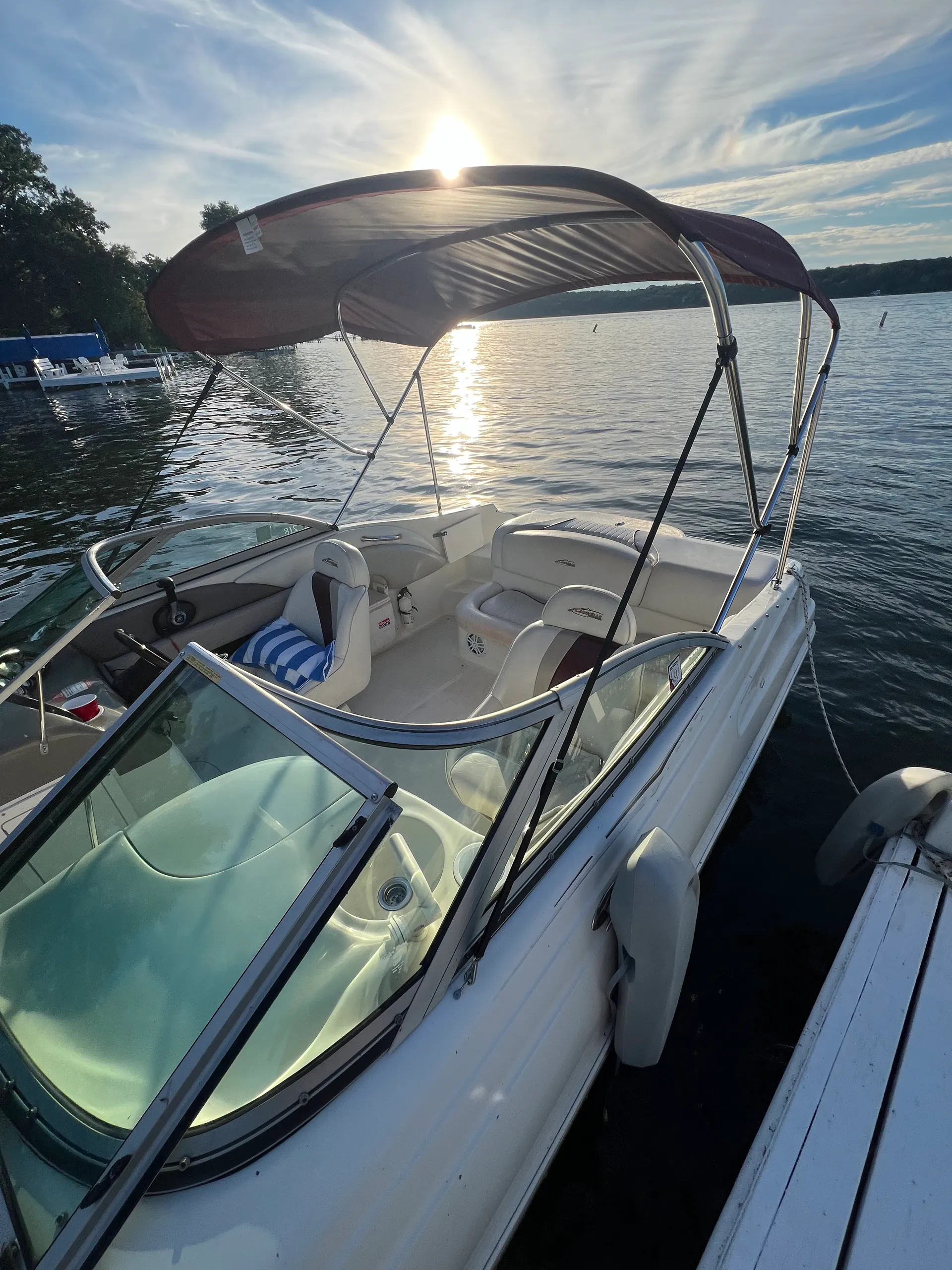 Caravelle Powerboats 218 Deck Boat in Mound, MN — photo 3