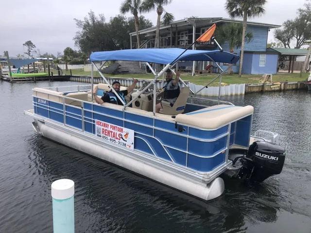 Rent a Leisure Kraft pontoon in Panama City, FL near me