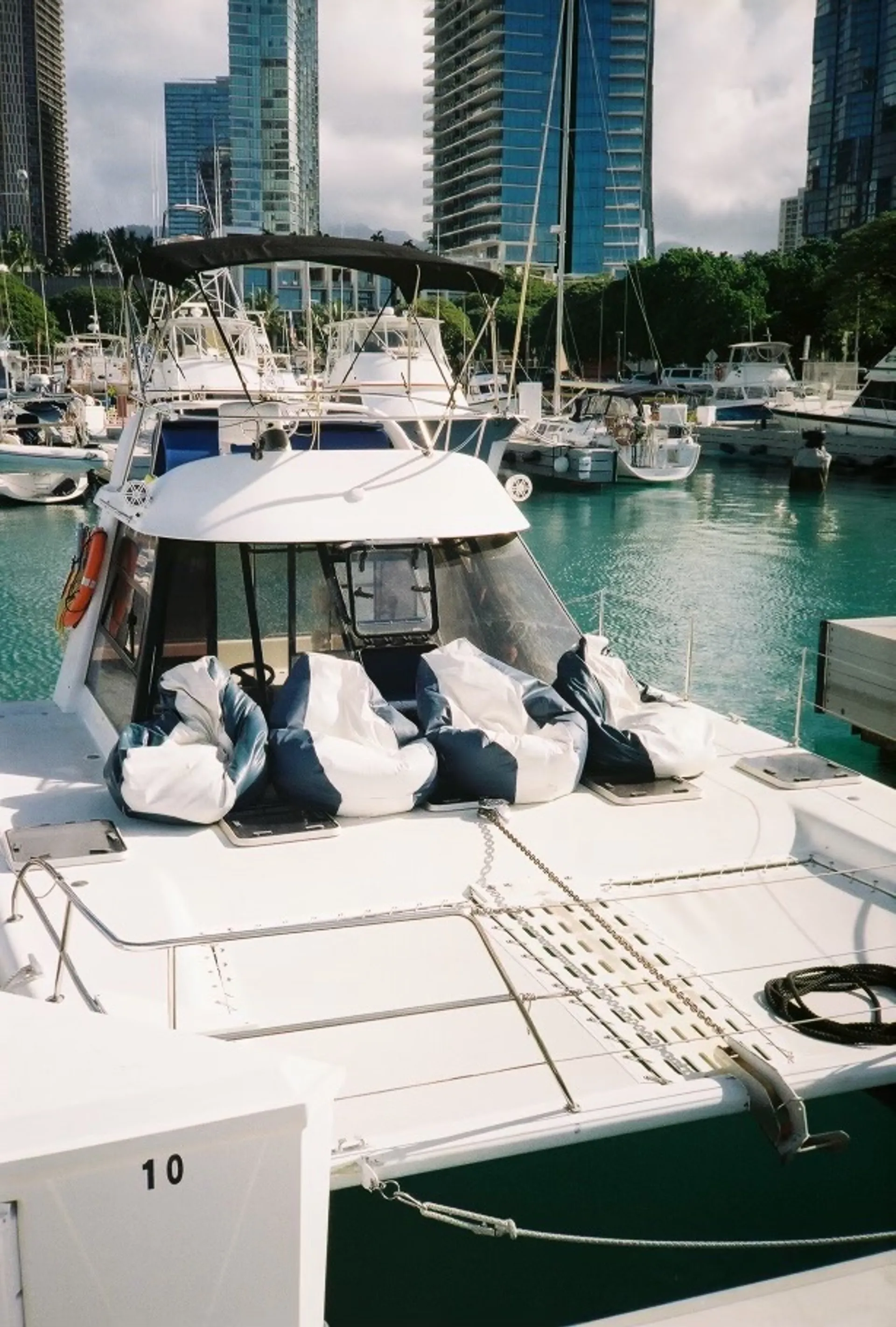 Private Catamaran, experience Waikiki with the best Crew