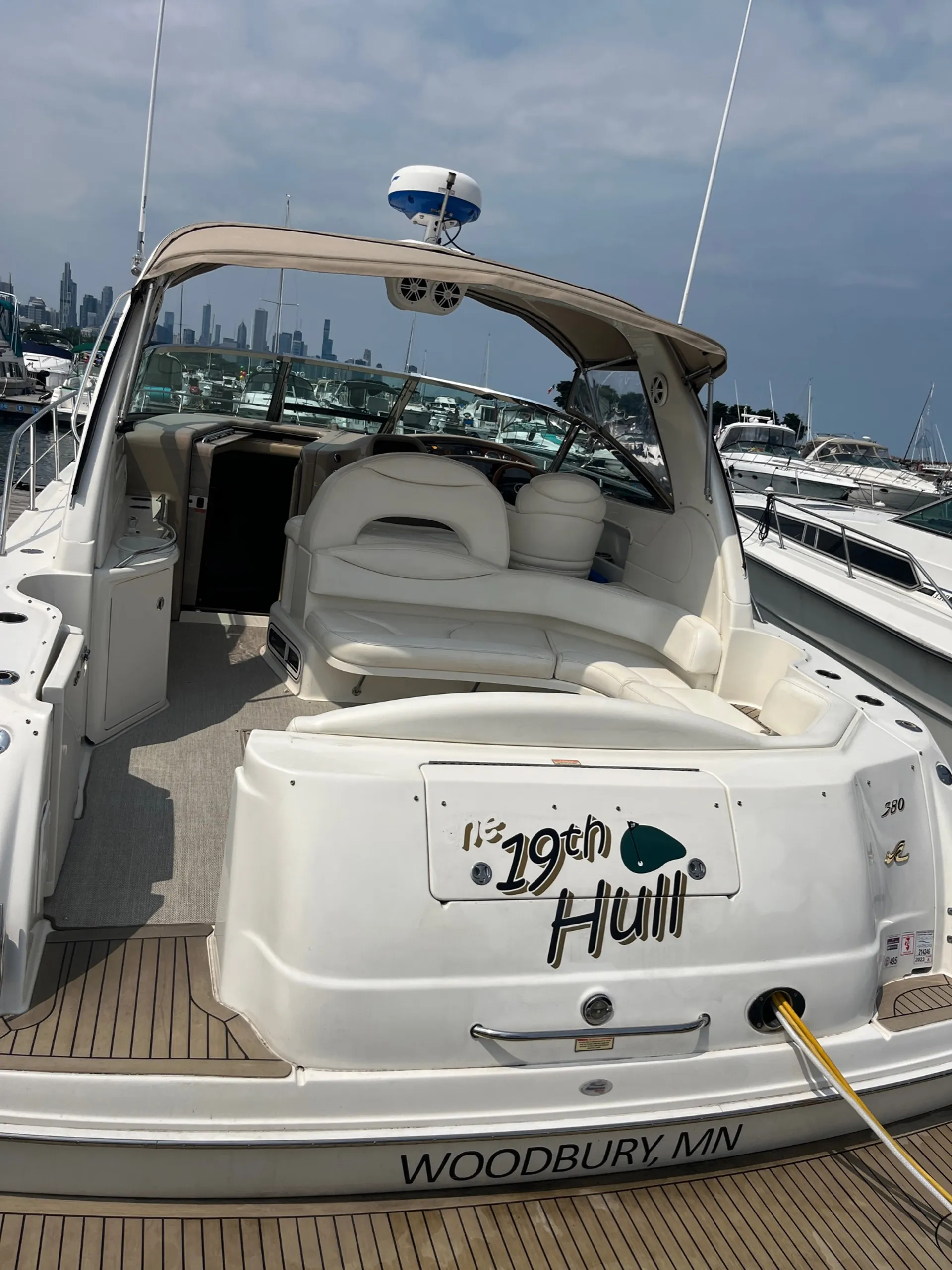 Sea Ray Boats 380 Sundancer in Chicago, IL — photo 8
