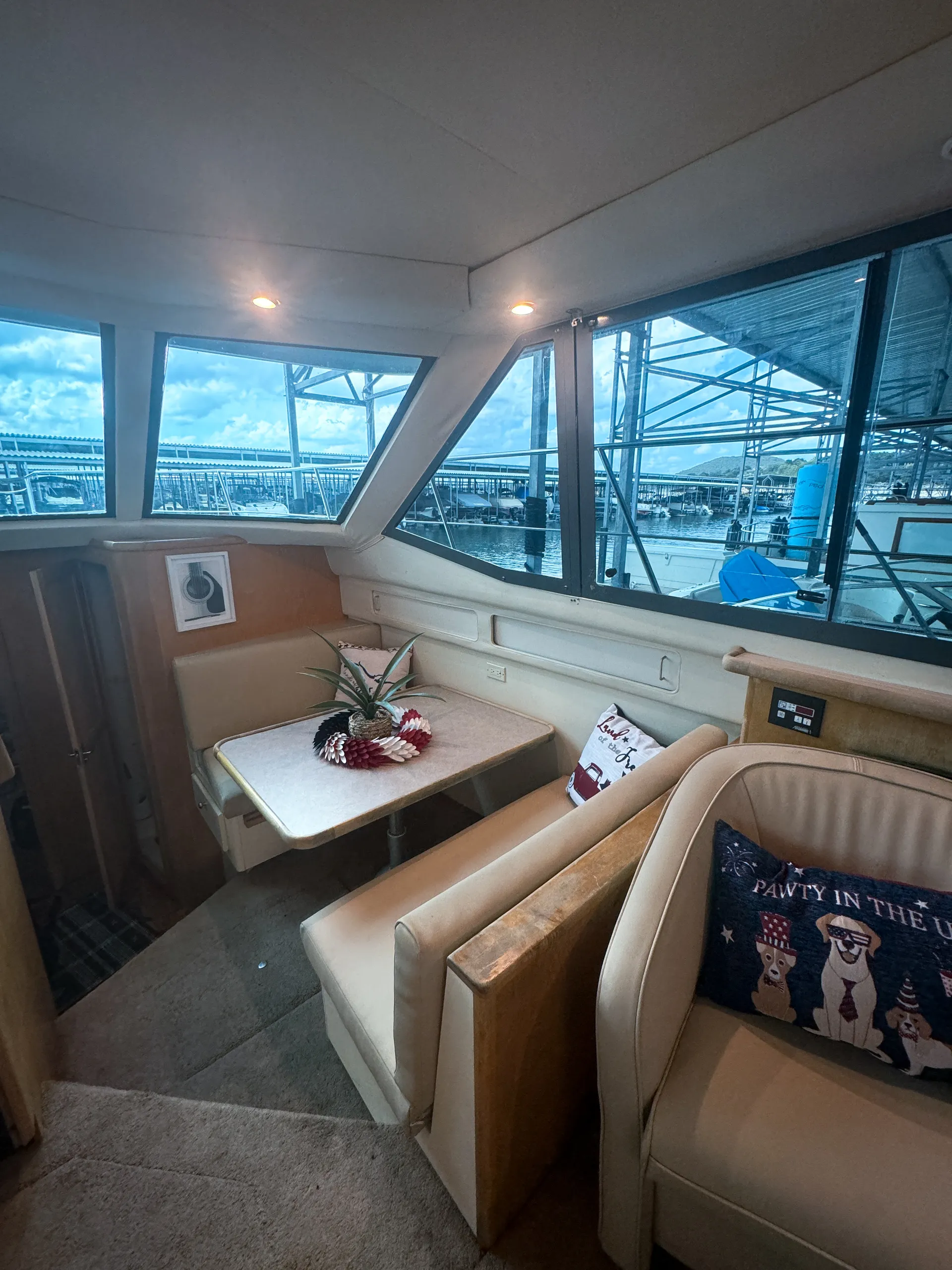 Luxurious 40 ft Yacht in Austin Texas!!!