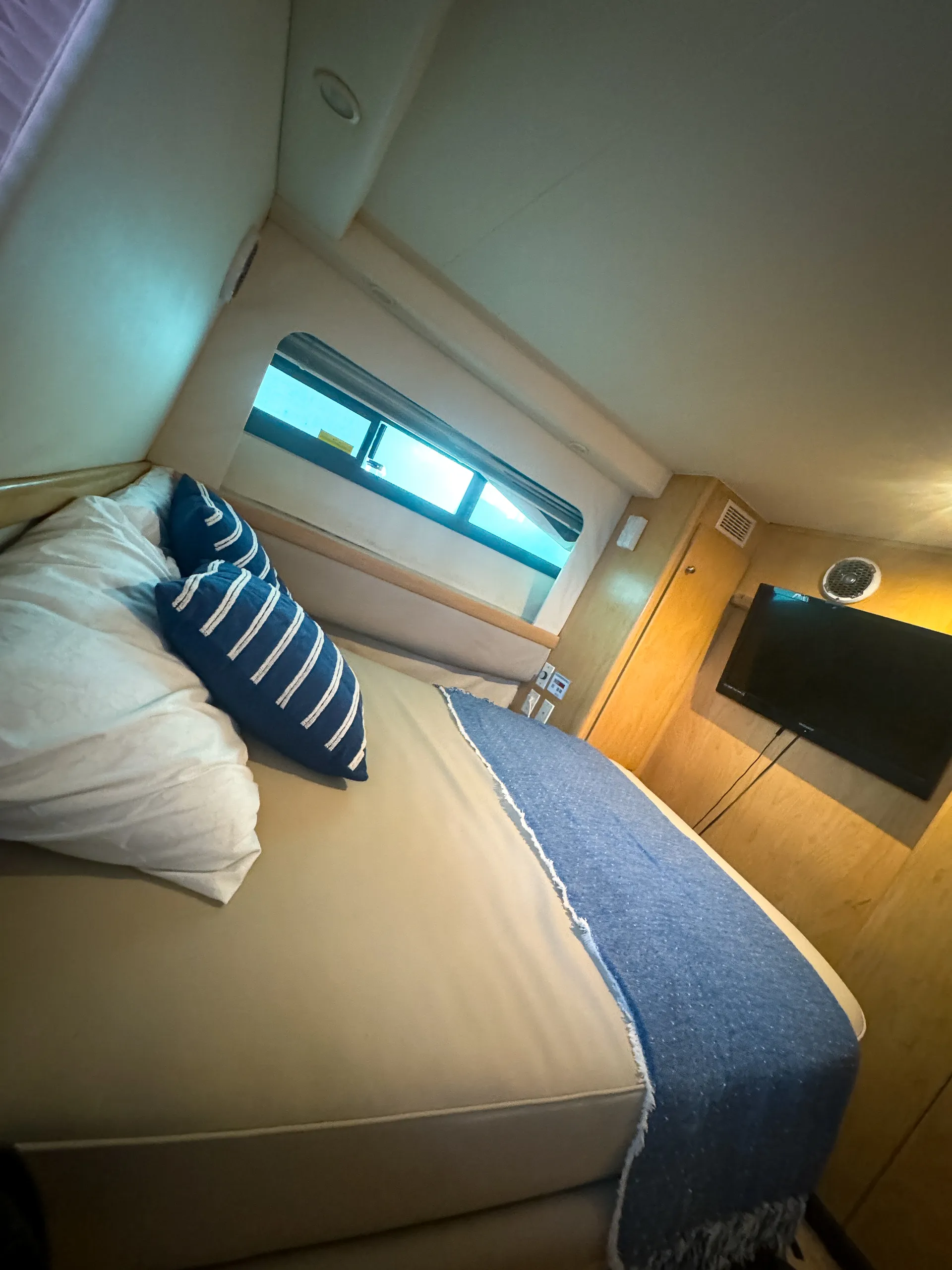 Luxurious 40 ft Yacht in Austin Texas!!!
