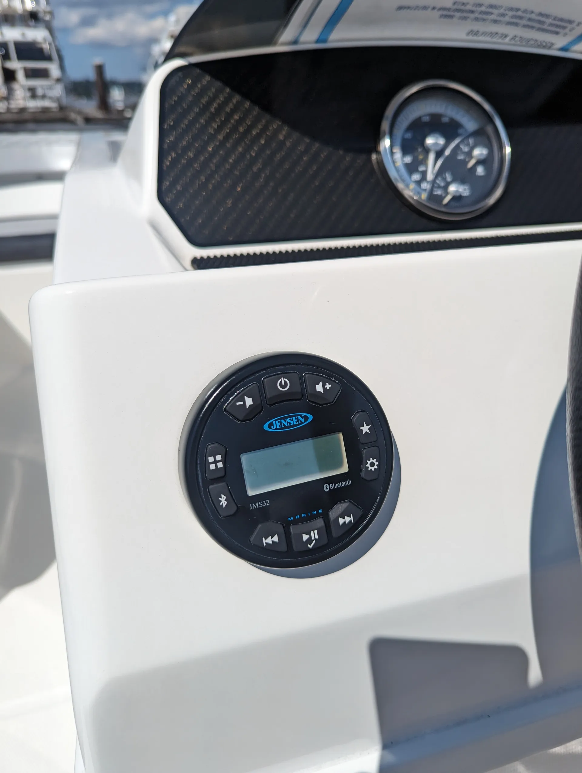 Bayliner M17 Bow Rider - The Perfect Seattle Day Boat!