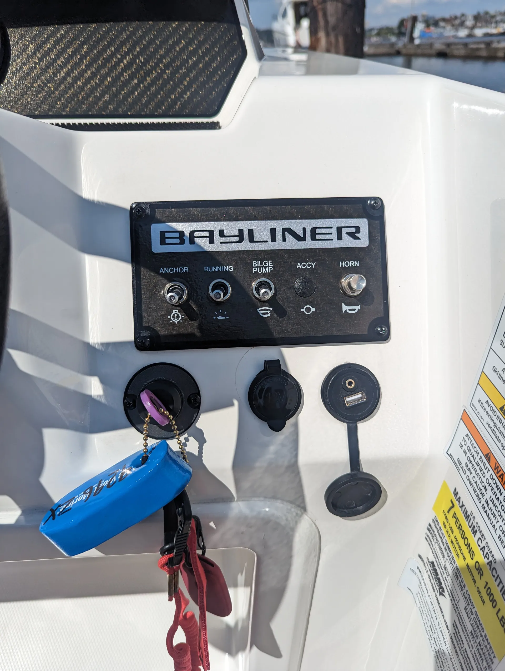 Bayliner M17 Bow Rider - The Perfect Seattle Day Boat!