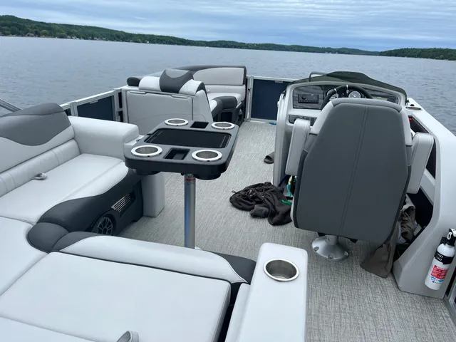 Rent a TAHOE PONTOONS pontoon in Charlevoix, MI near me