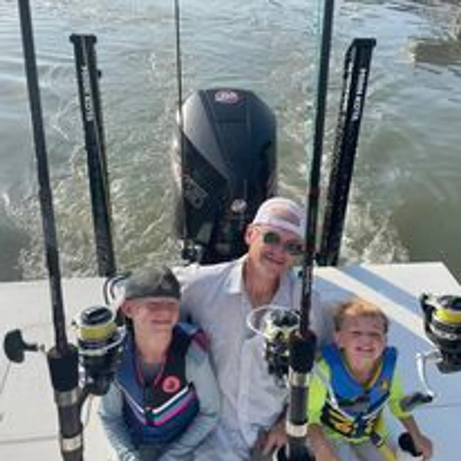 2022 Majek Illusion M2 23 Foot 