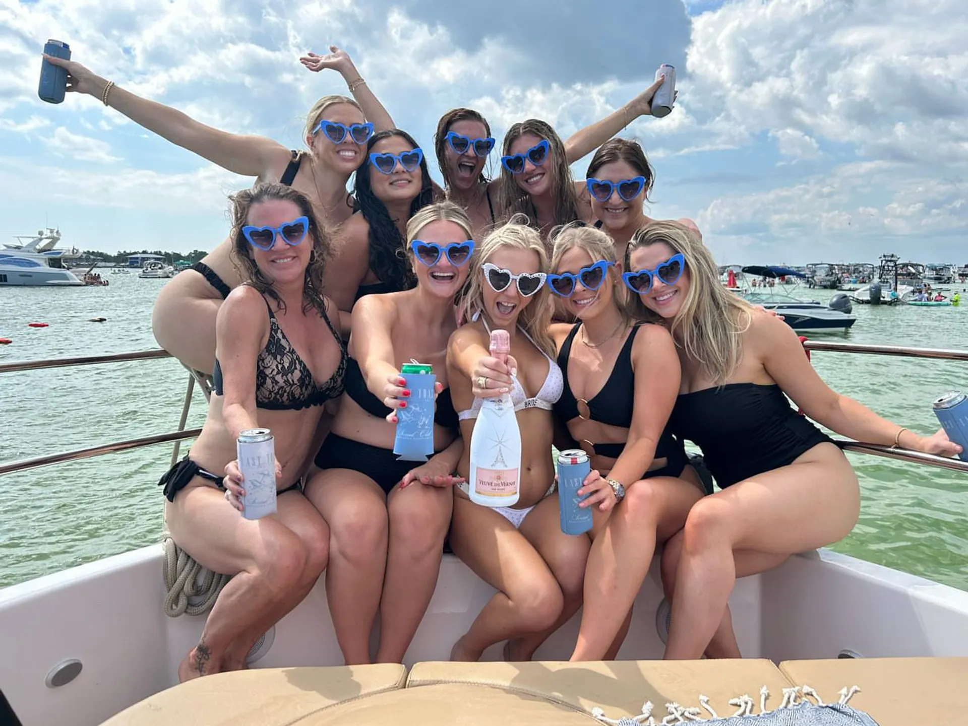 38' Yacht.  Bachelorette or family fun for 12.  New Boat coming- 2026