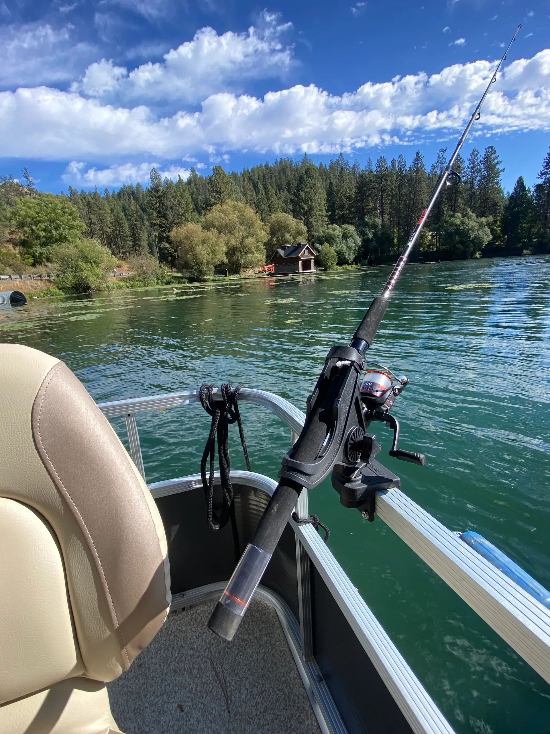 22' Montego Bay pontoon for cruising, tubing and fishing