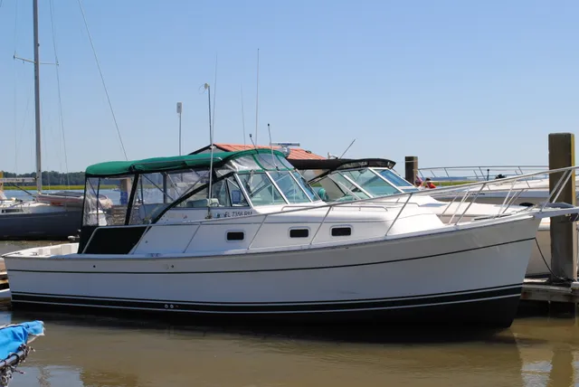 Rent a Mainship pilothouse in Beaufort, SC near me