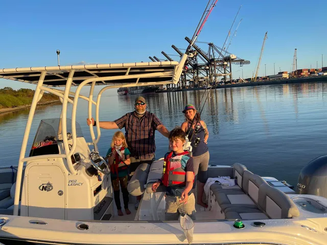 Rent a NAUTICSTAR BOATS center console in Webster, TX near me