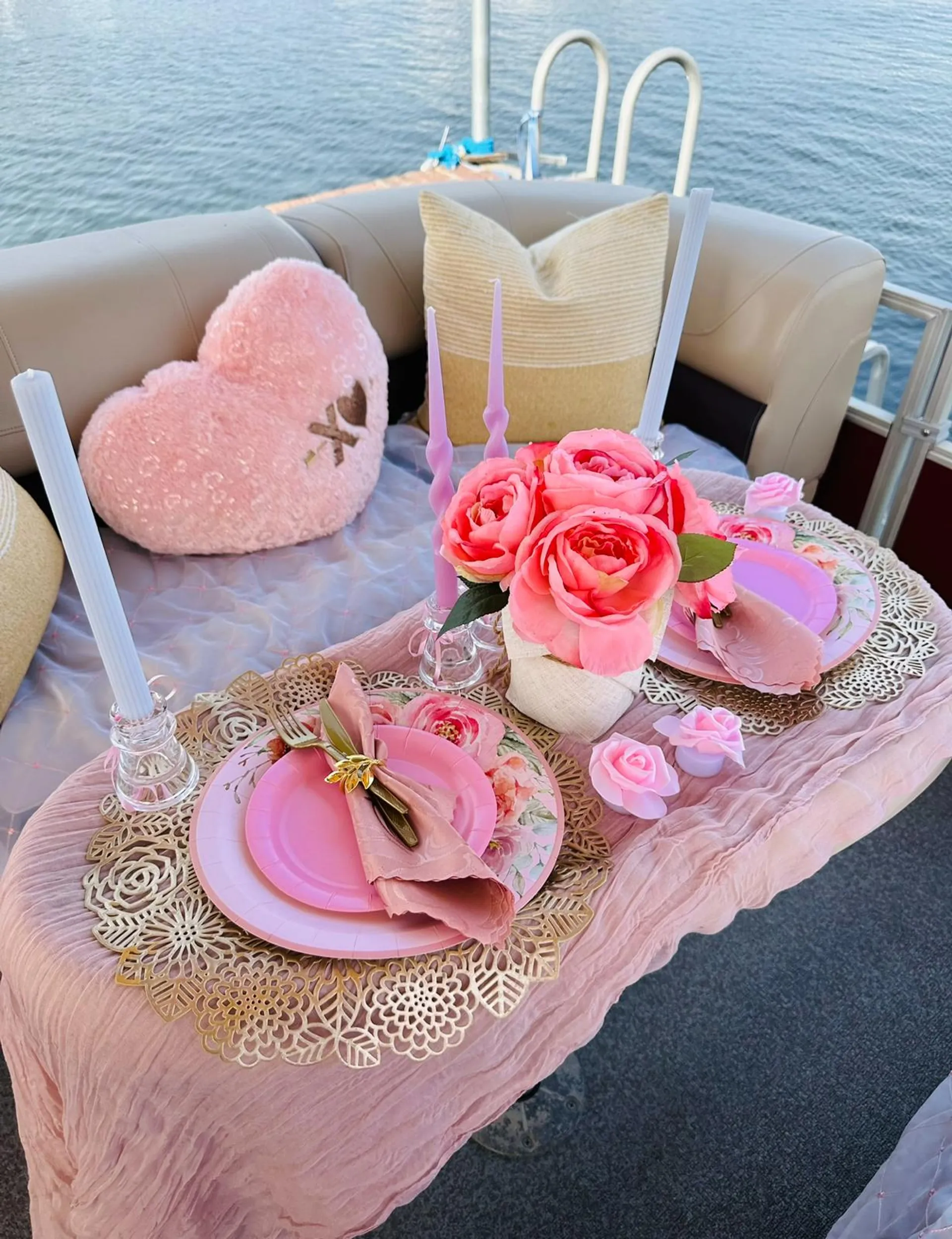 24ft Suntracker Party boat for rent/ Rental de bote FREE TUBE &amp; WATER 