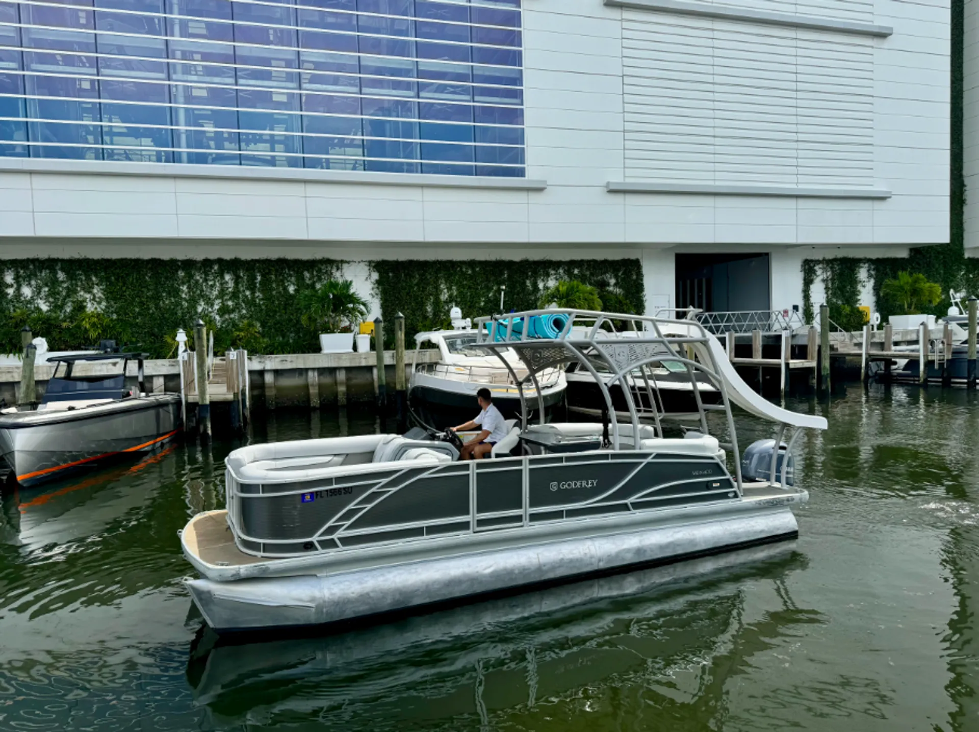 GODFREY MARINE MONACO 255 SB in Fort Lauderdale, FL — photo 8