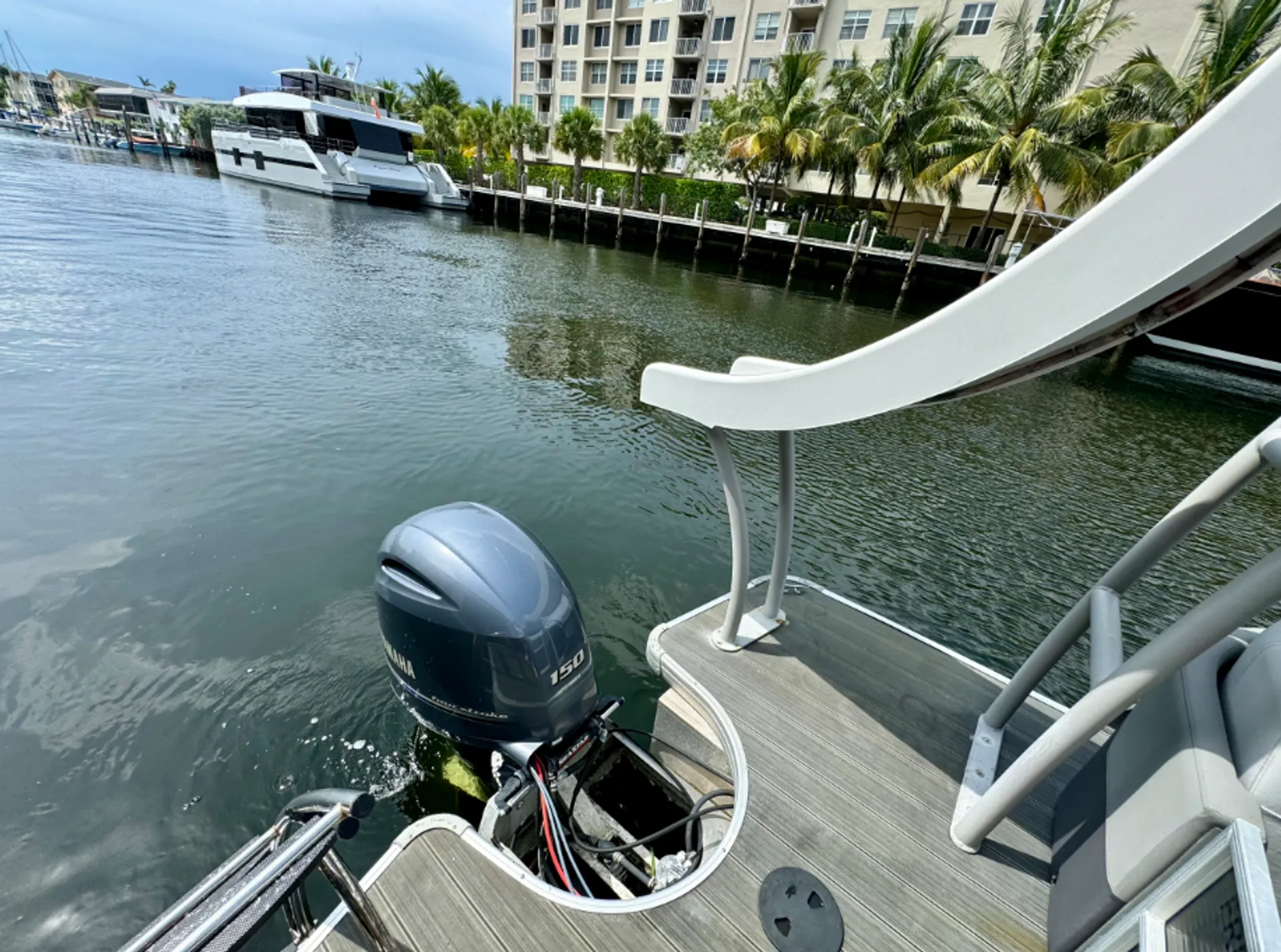 GODFREY MARINE MONACO 255 SB in Fort Lauderdale, FL — photo 10