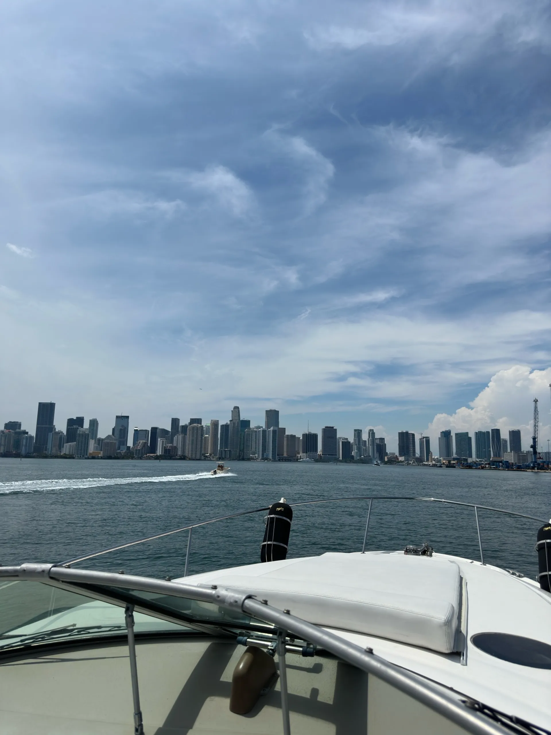 1 Hour Free or $100 Off+10% Off Small Groups - Book Now Lux SLX 35' 