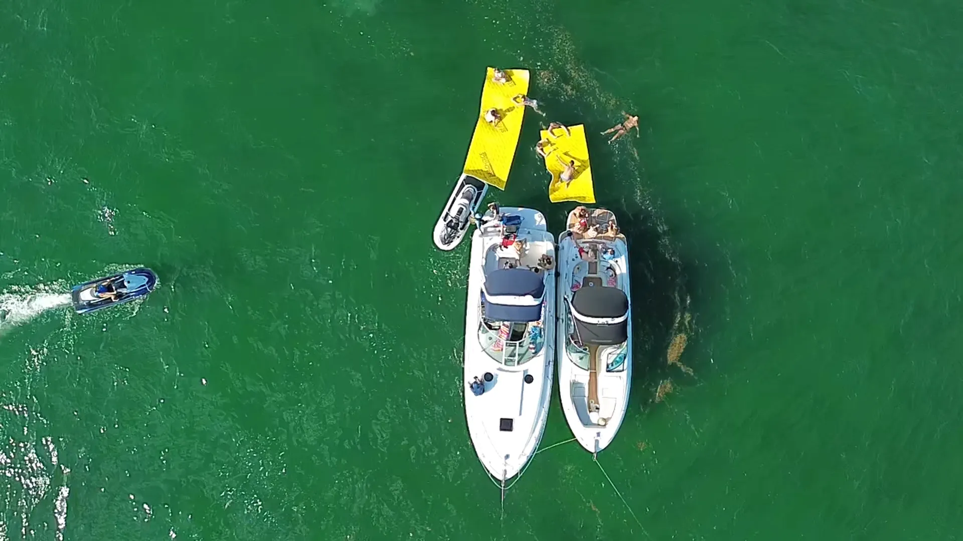 1 Hour Free or $100 Off+10% Off Small Groups - Book Now Lux SLX 35' 