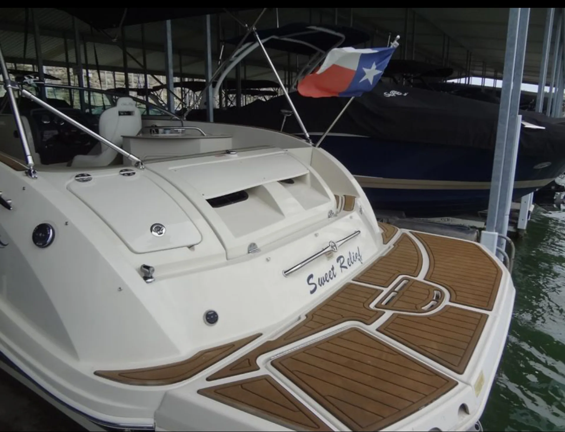 Sea Ray Boats 260 Sundeck in Austin, TX — photo 2