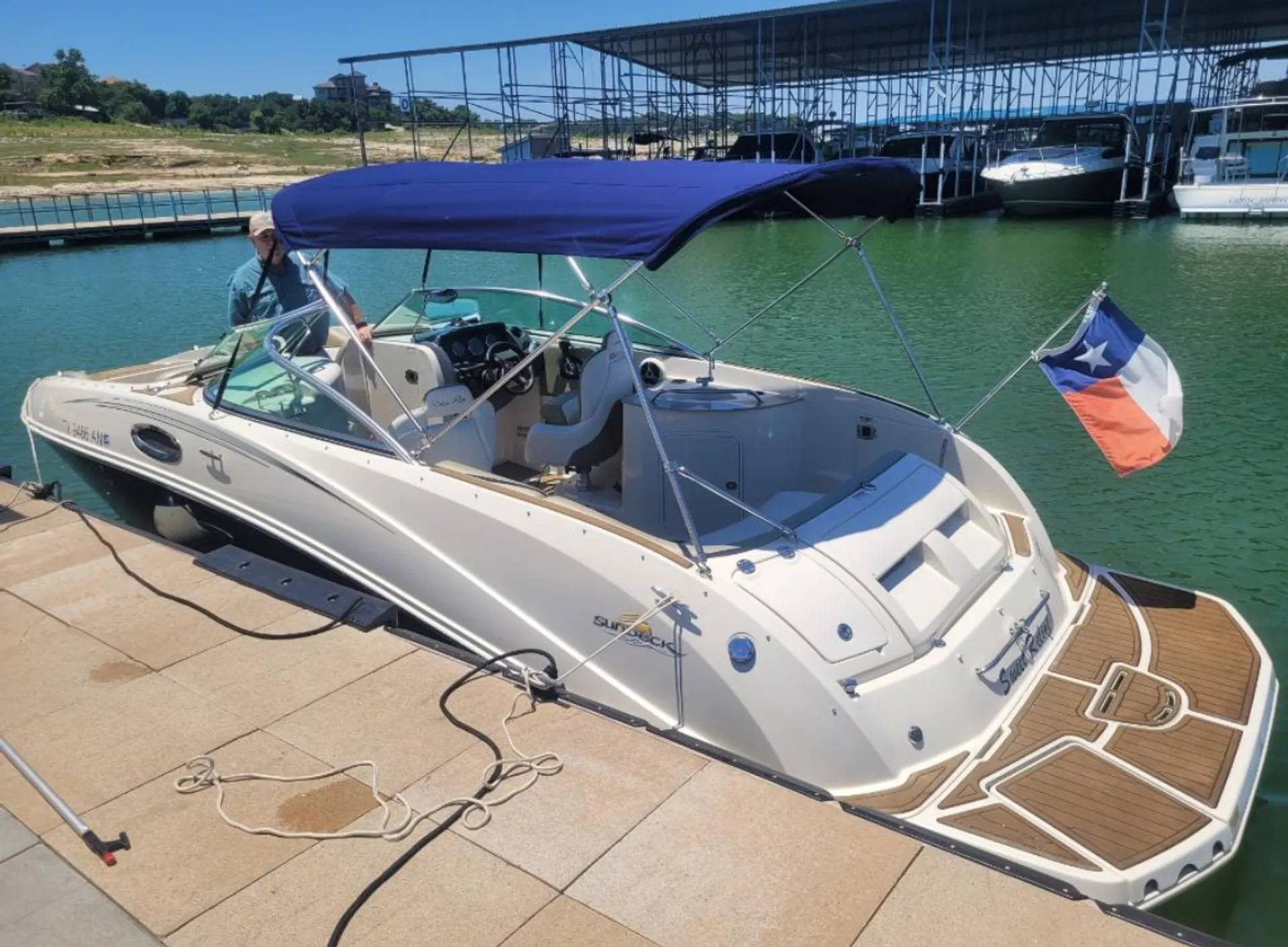 Sea Ray Boats 260 Sundeck in Austin, TX — photo 4