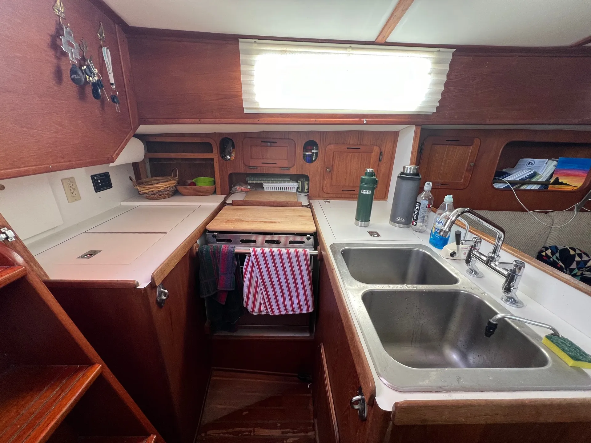 Put-in-Bay Sailing Charter aboard Foggy Dew.  38' Sailboat.