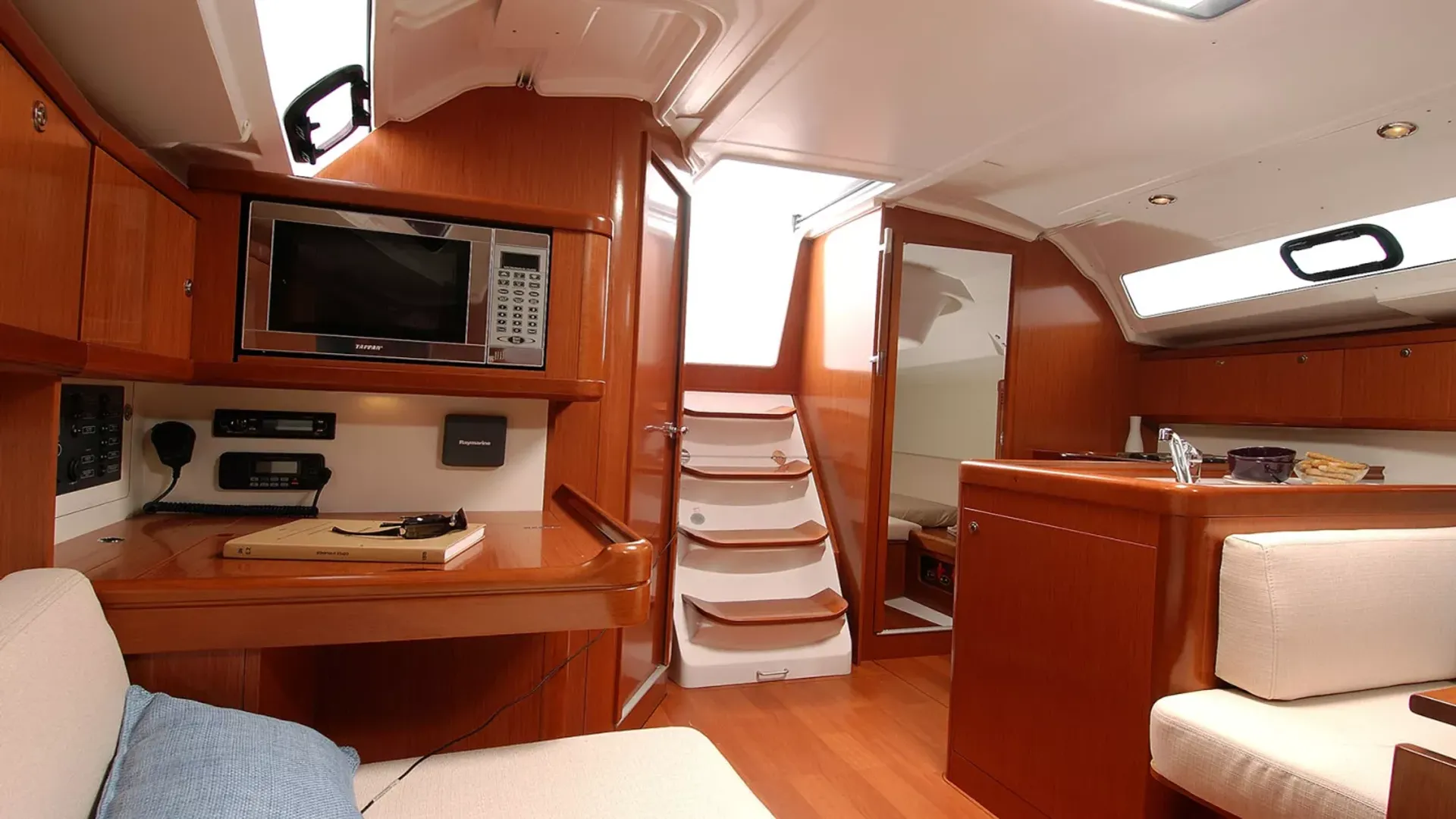 Charter the Loveliest 37 footer on the Bay