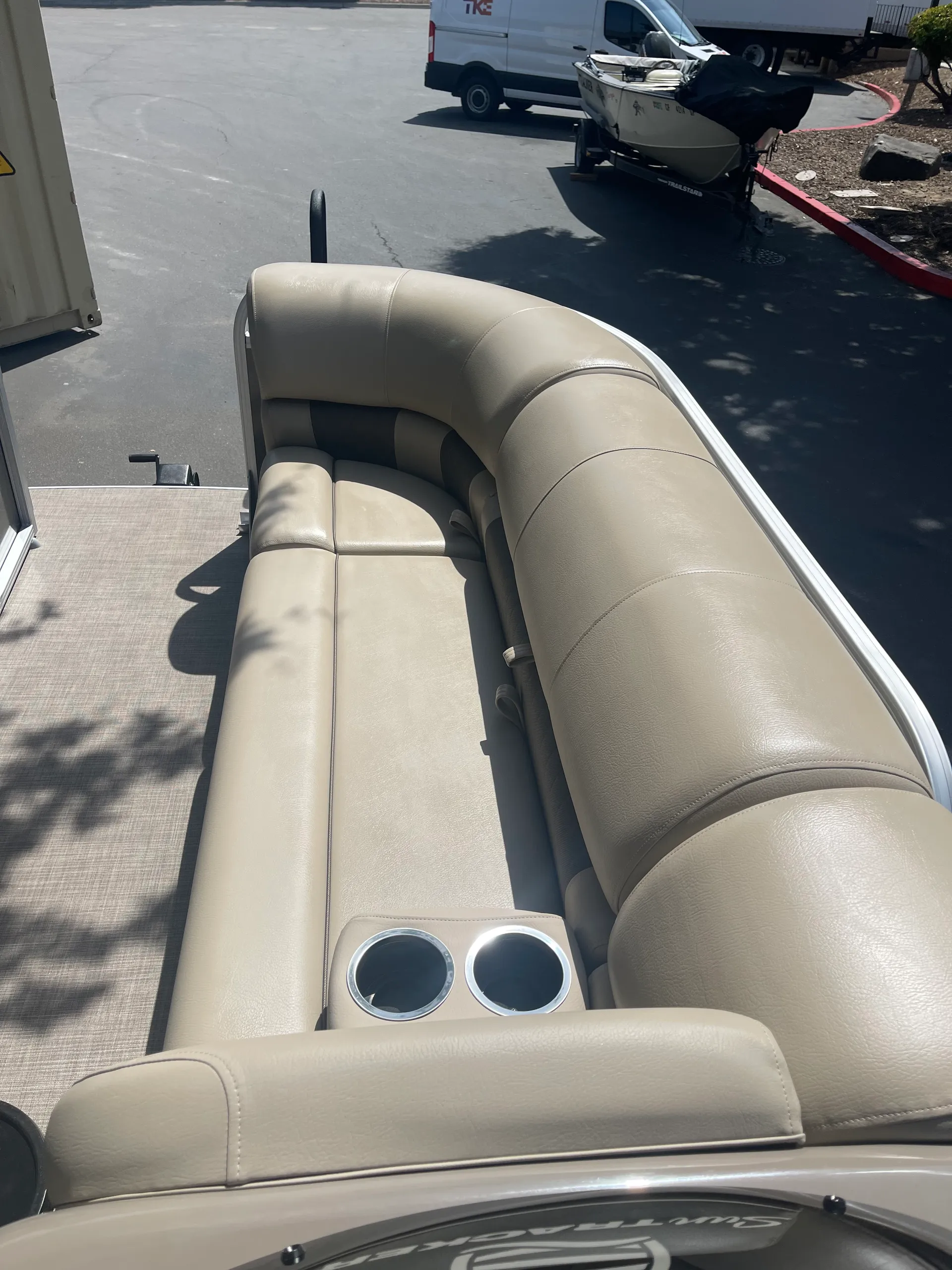 2023 Sun Tracker  Party Barge