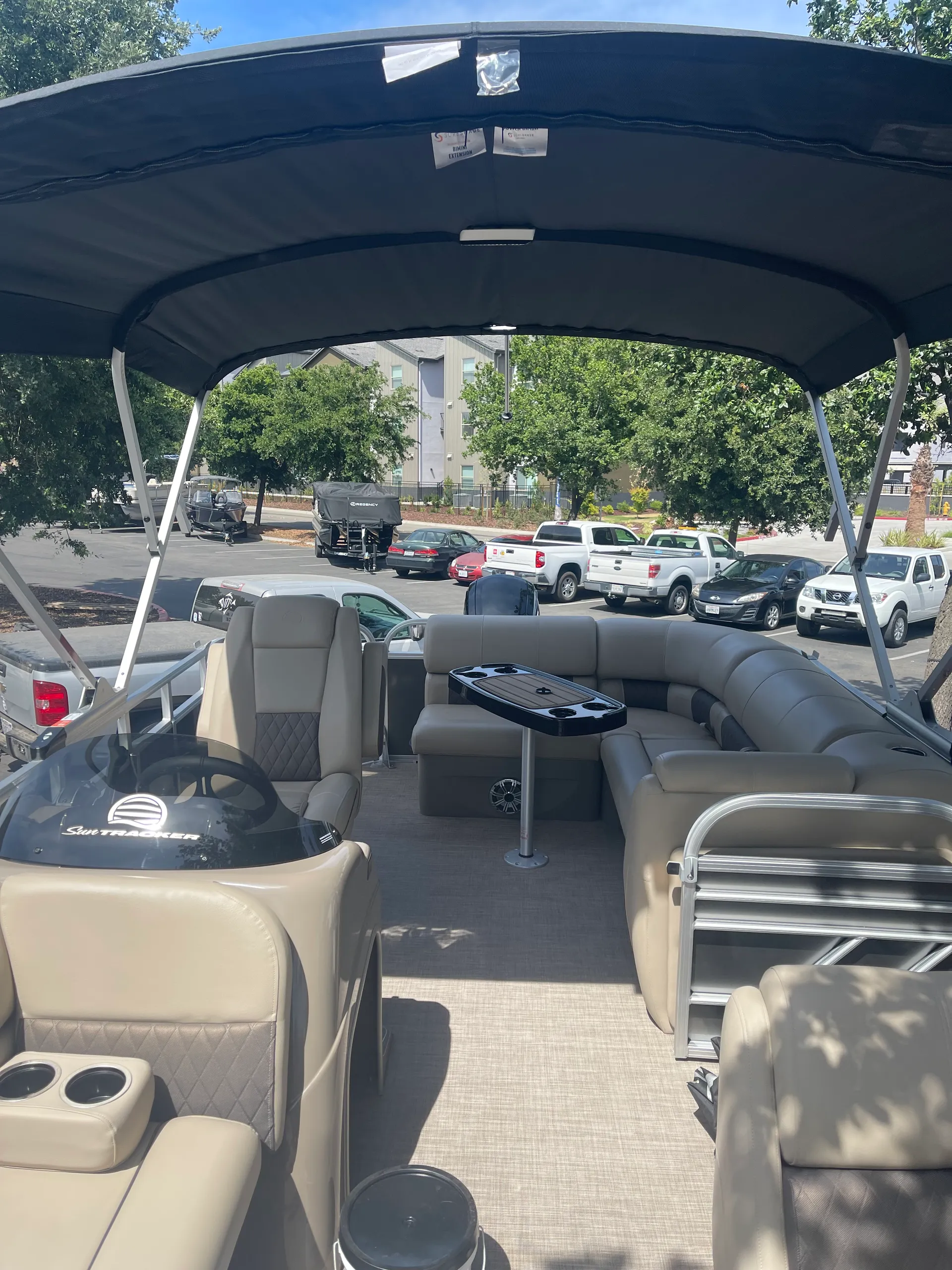 2023 Sun Tracker  Party Barge