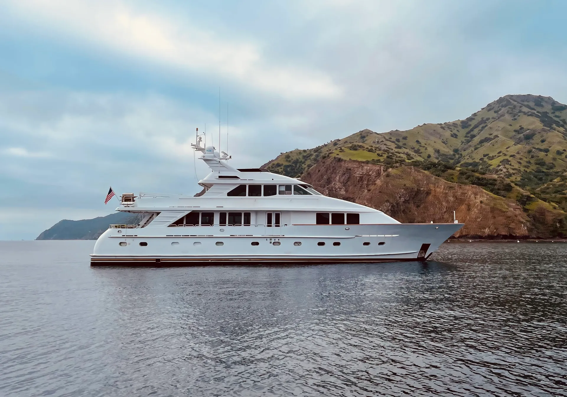 Custom Superyacht in Long Beach, CA — photo 2
