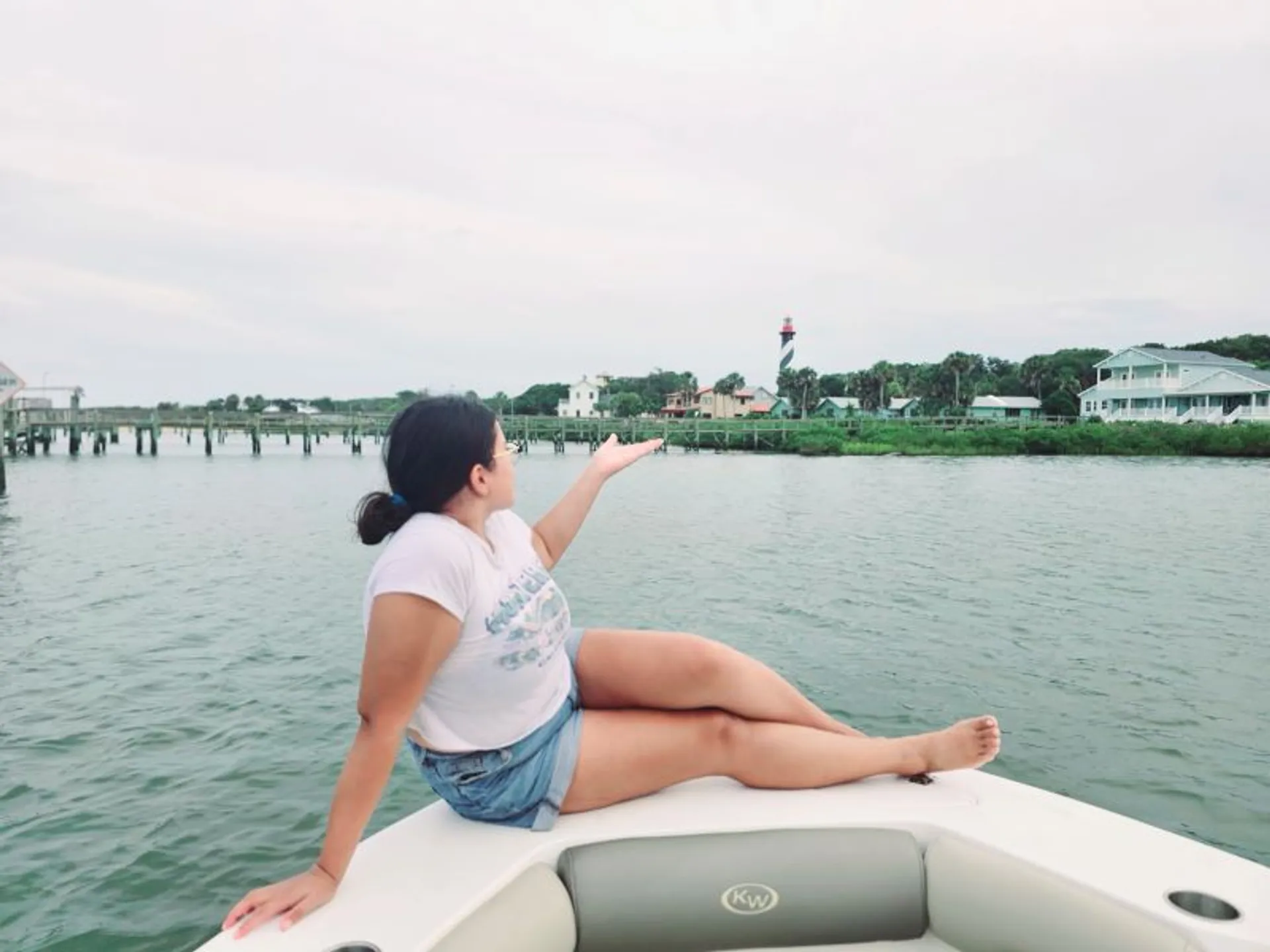 Looking for a safe and memorable boat experience! Ride Waves in Style!