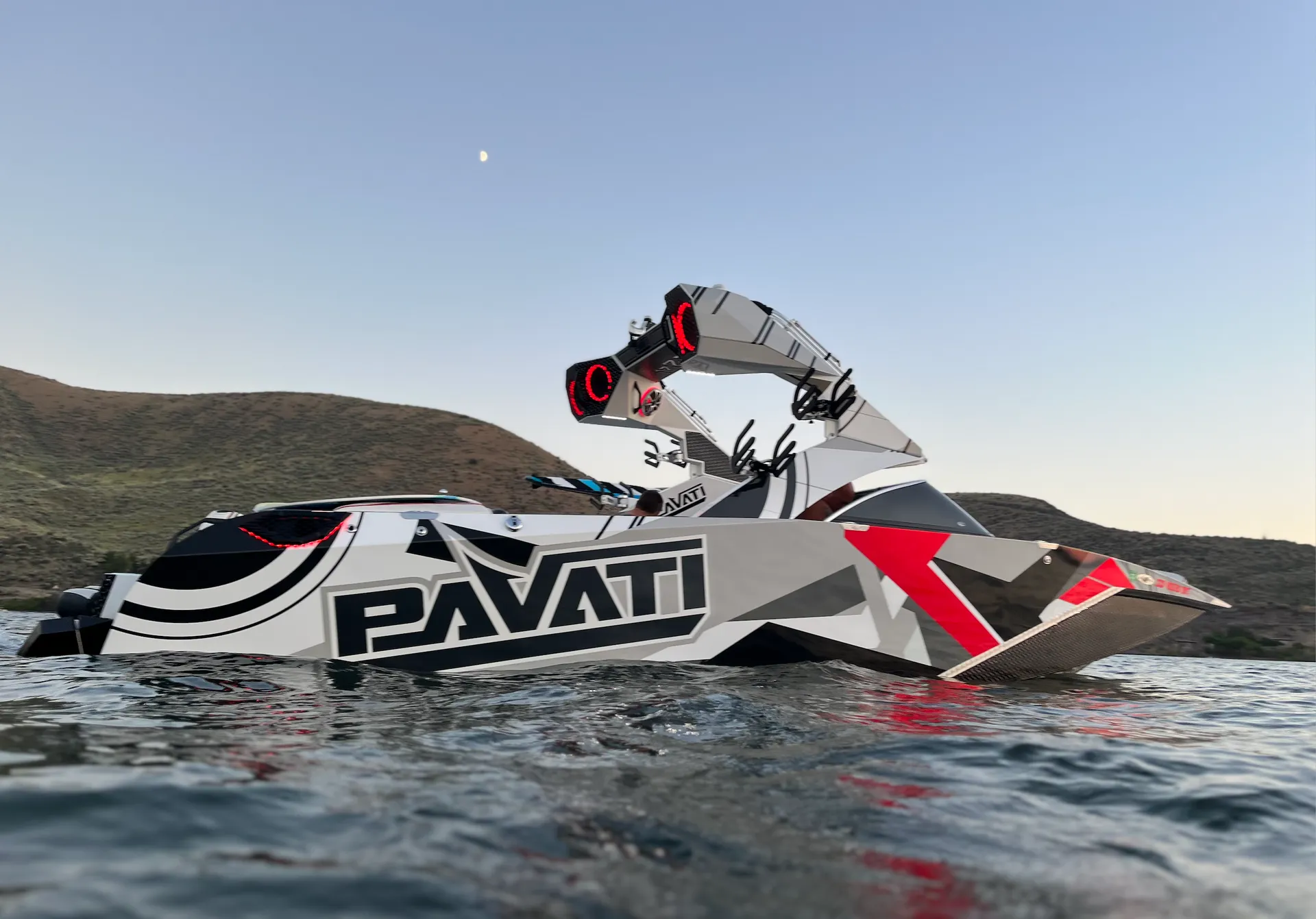Only Pavati Wakeboat For Hire In The USA – Lake Austin