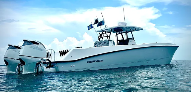 Rent a Twin Vee center console in Gulf Shores, AL near me