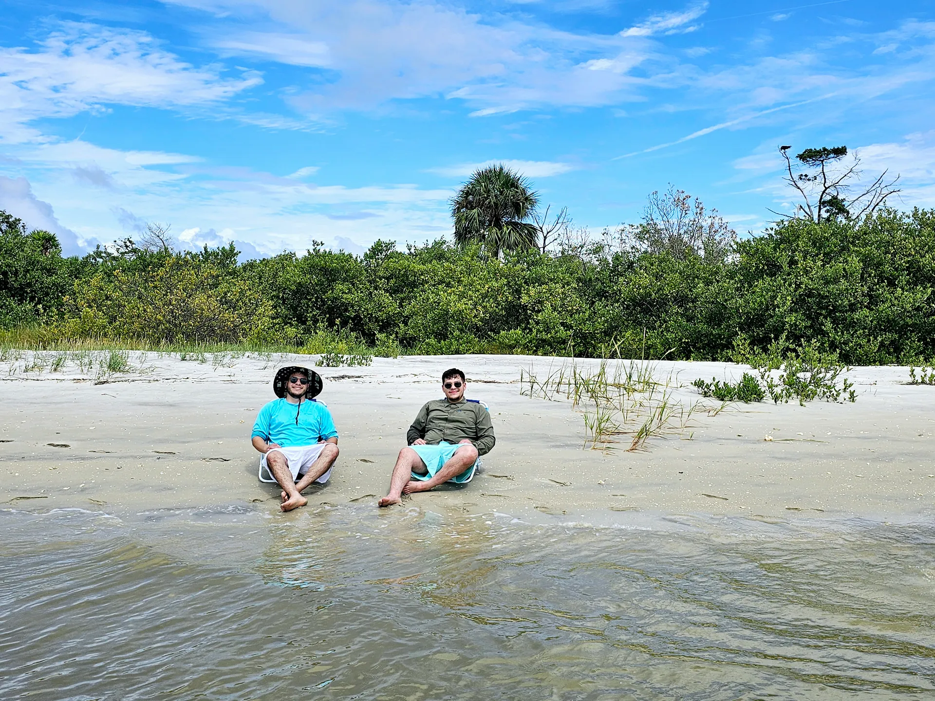 Looking for a safe and memorable boat experience! Ride Waves in Style!