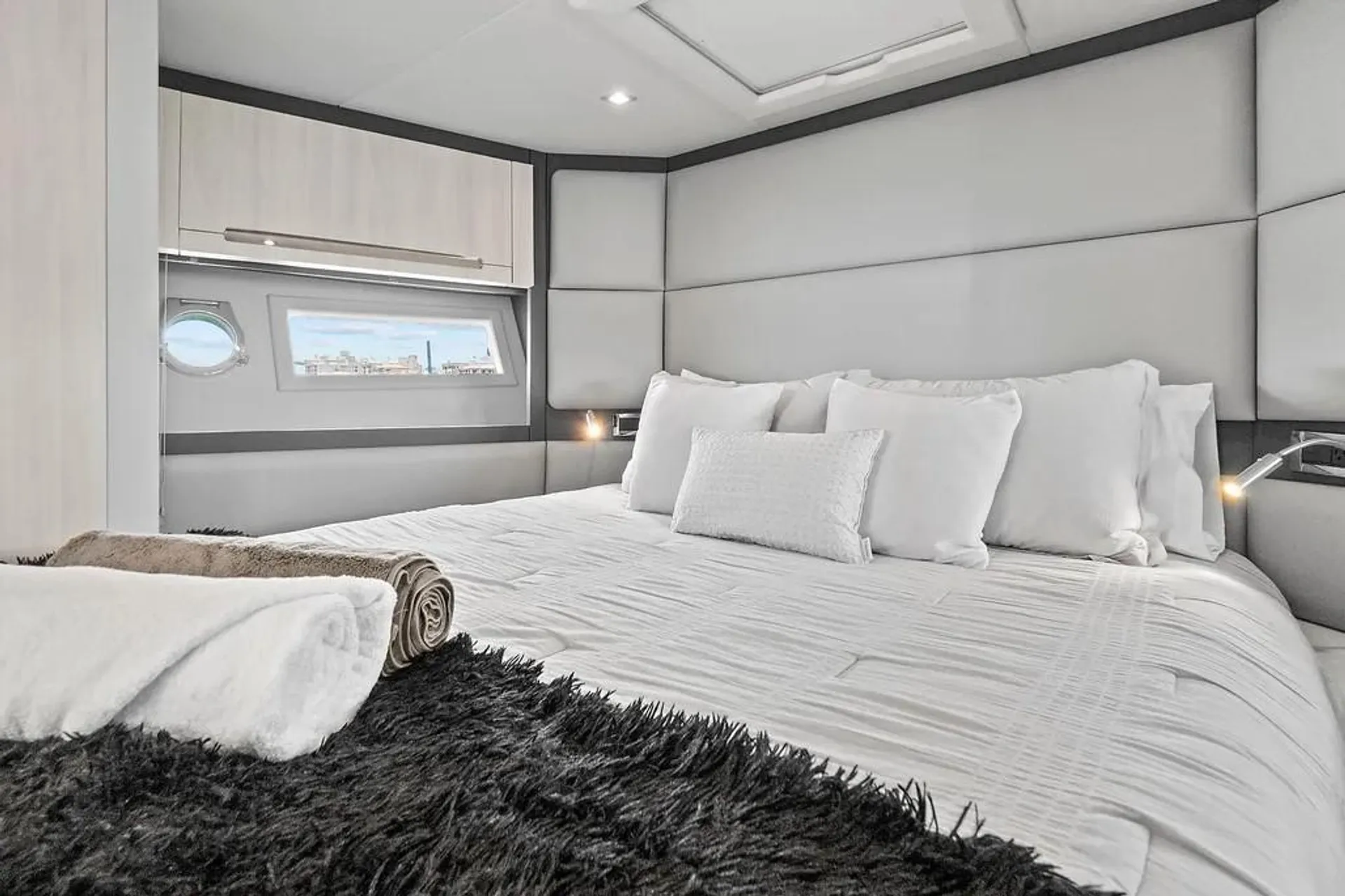 55 Azimut Luxury Yacht Sleek in Miami | No Extra Fees 