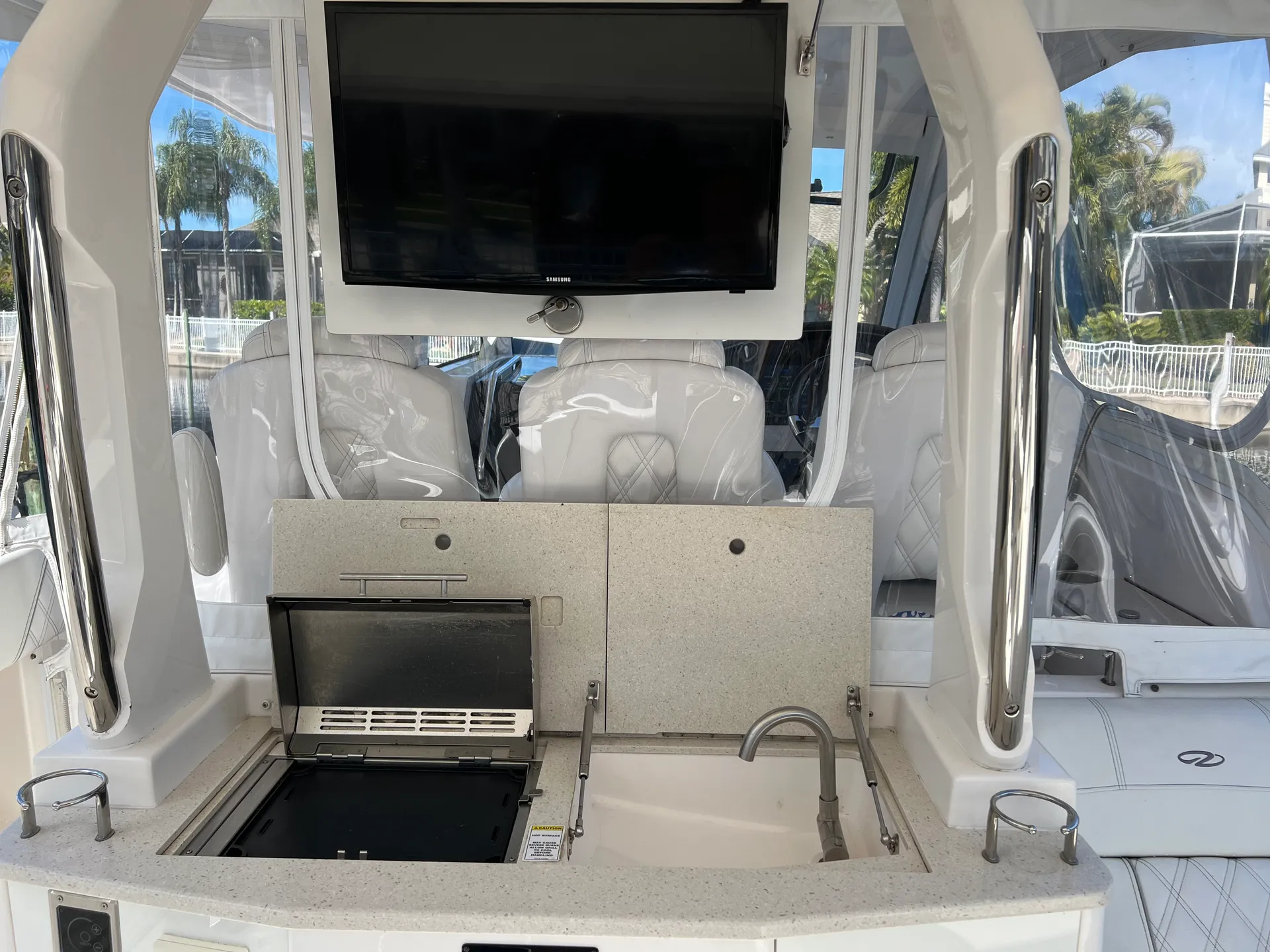 Unforgettable Experiences Aboard 33' Luxury SAV — Your Dream Charter